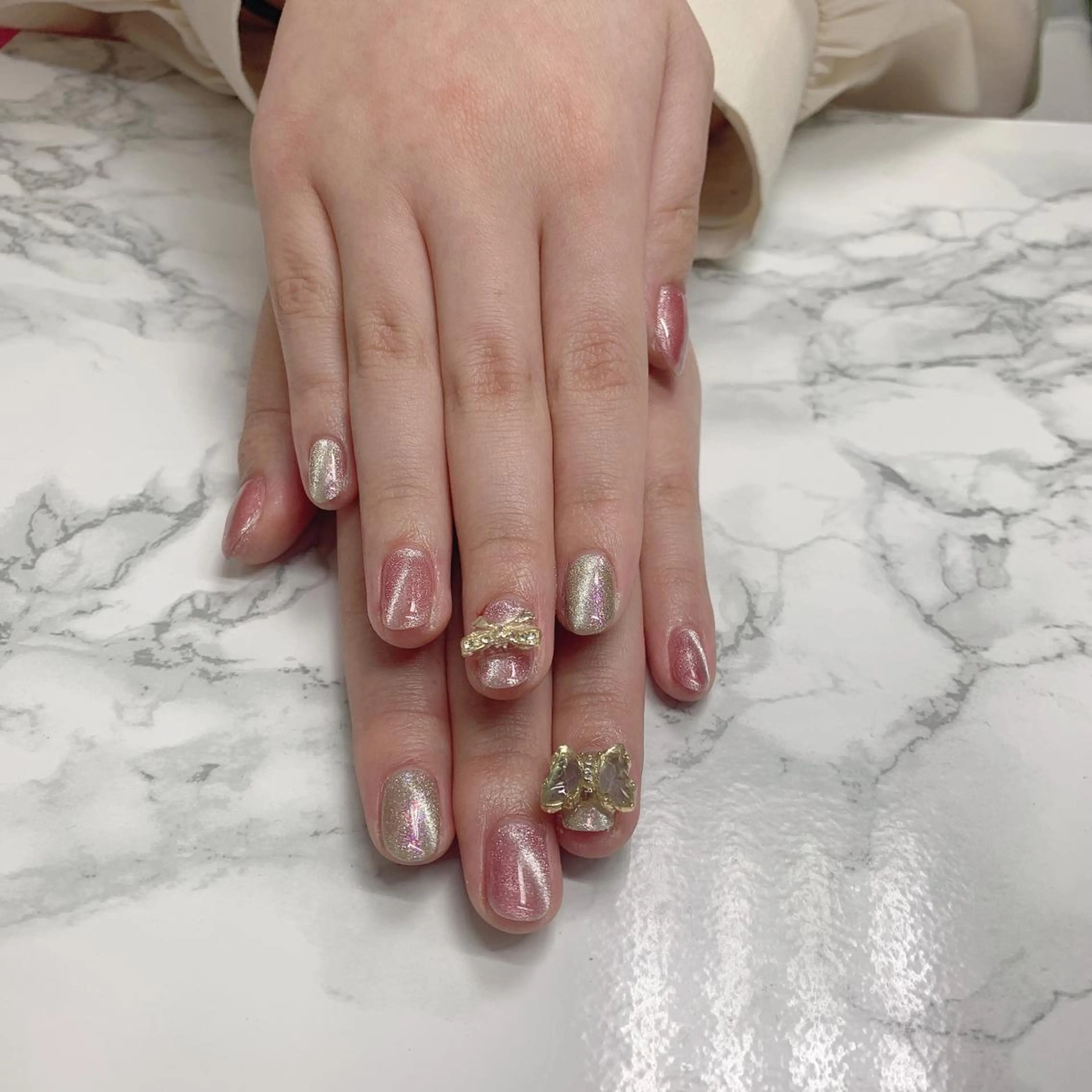 ネイル はな💎ネイル ワンホン、長さ出しのネイルデザイン