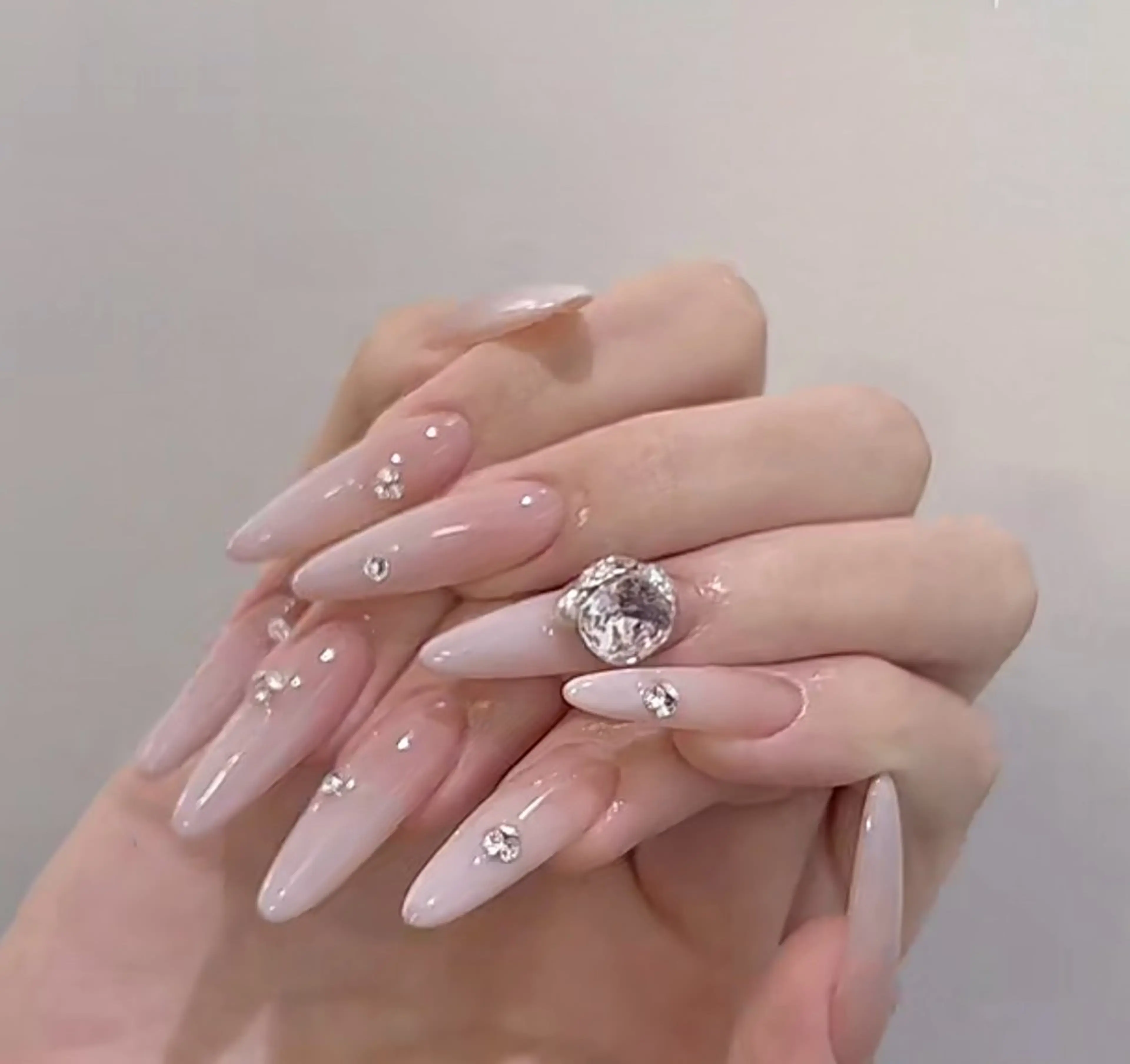 ネイル L.Nail所属・L.nail 【エル.ネイル】のネイルデザイン
