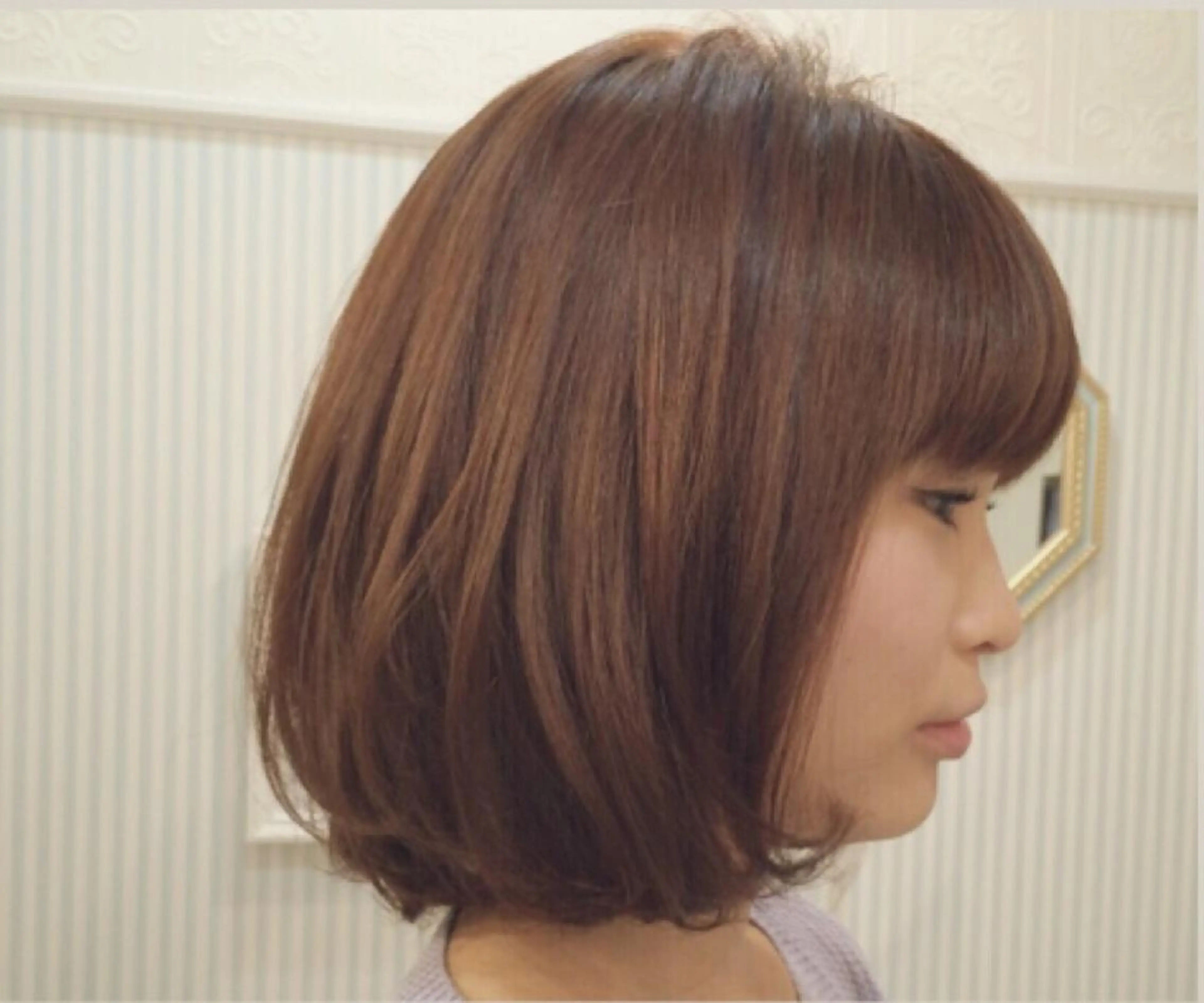 ミディアム 濱岡 恭子のヘアスタイル