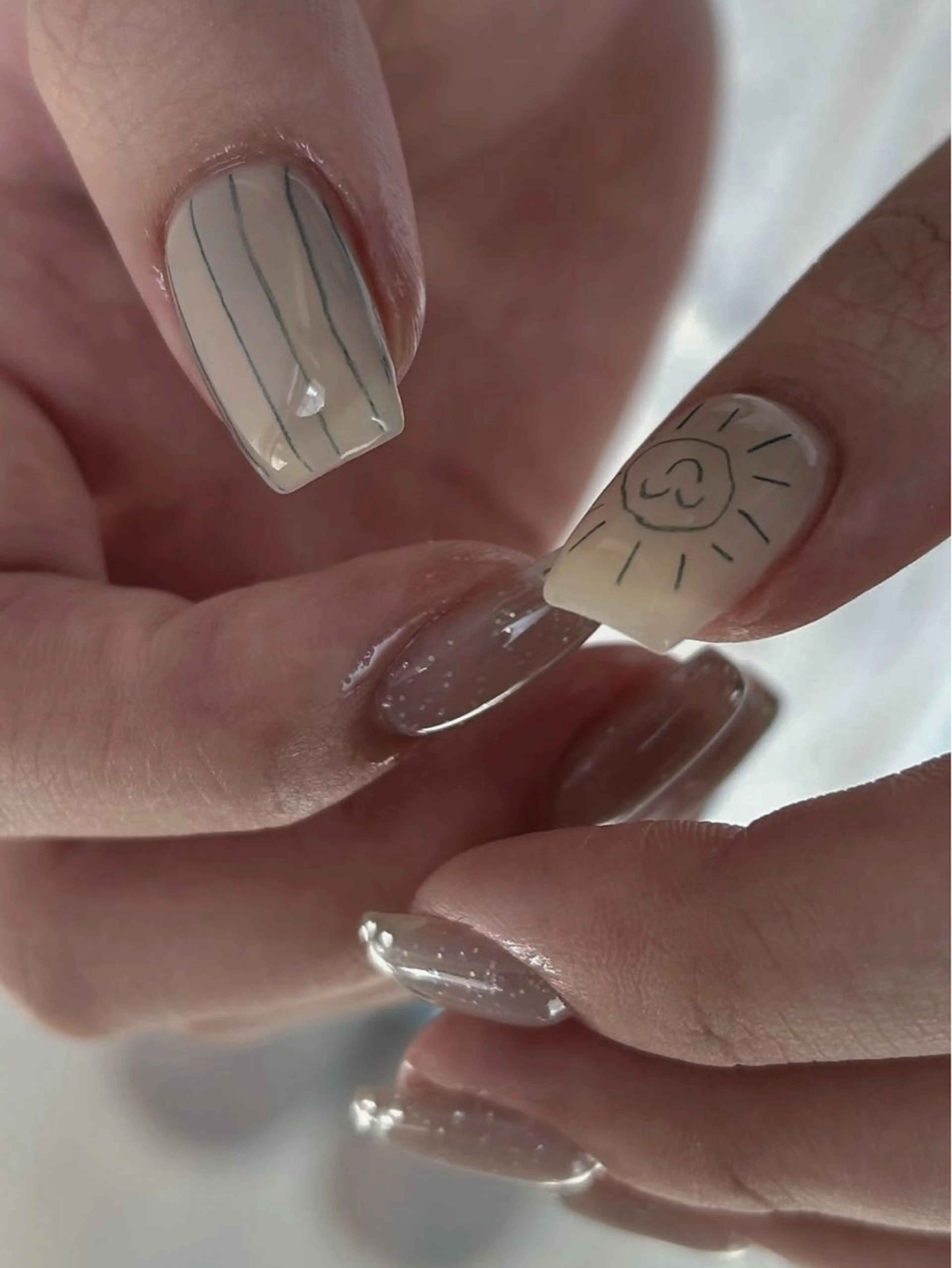 ネイル アートネイル 韓国ネイル ニュアンスネイル ぷっくりネイル ハンドネイル ハンドケア talo .のネイルデザイン