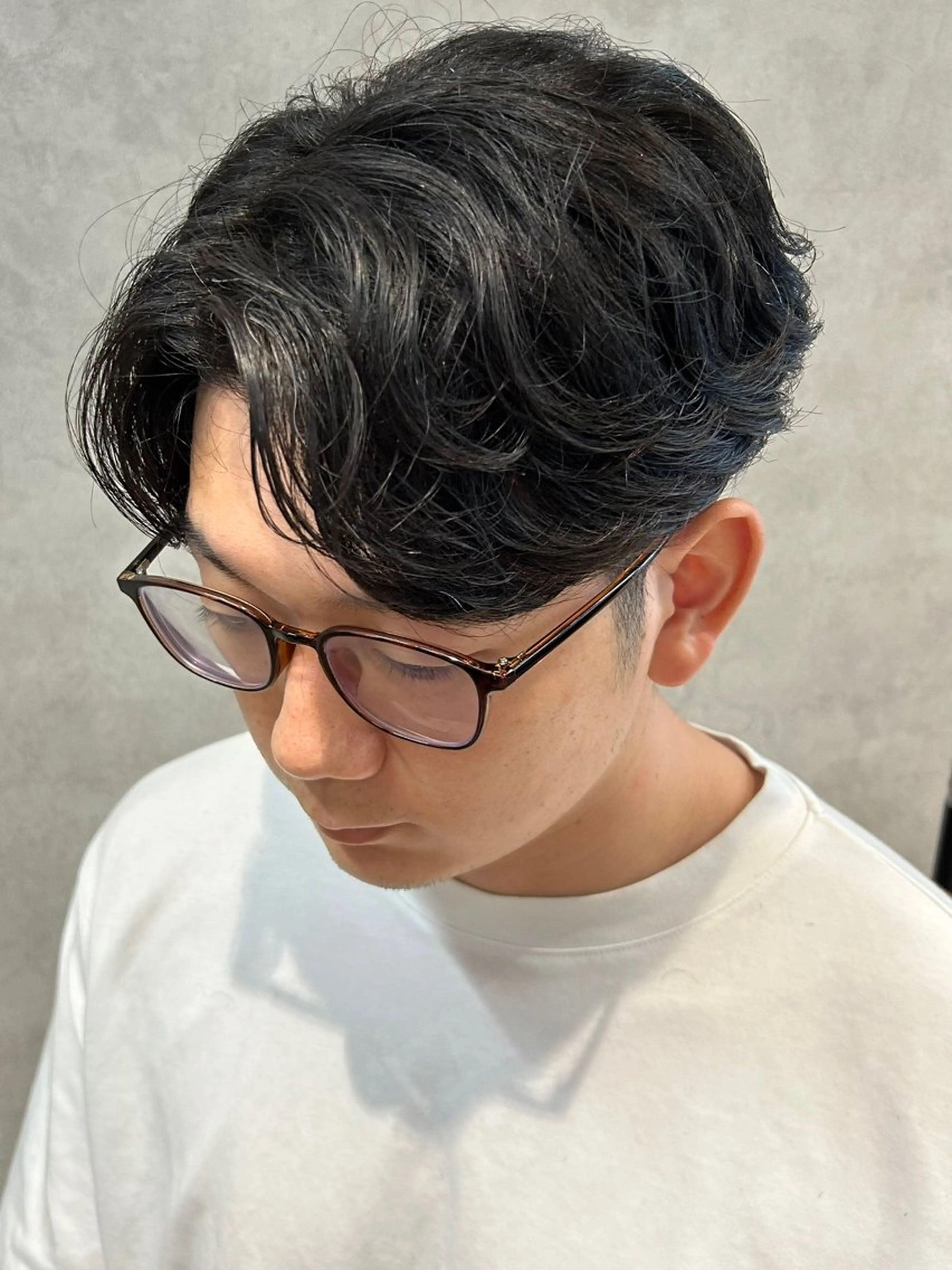 ミディアム パーマ メンズ ミディアムパーマ メンズパーマ ニュアンスパーマ カット パーマ トリートメント 🔥メンズ専門🔥 塩拓巳のヘアスタイル