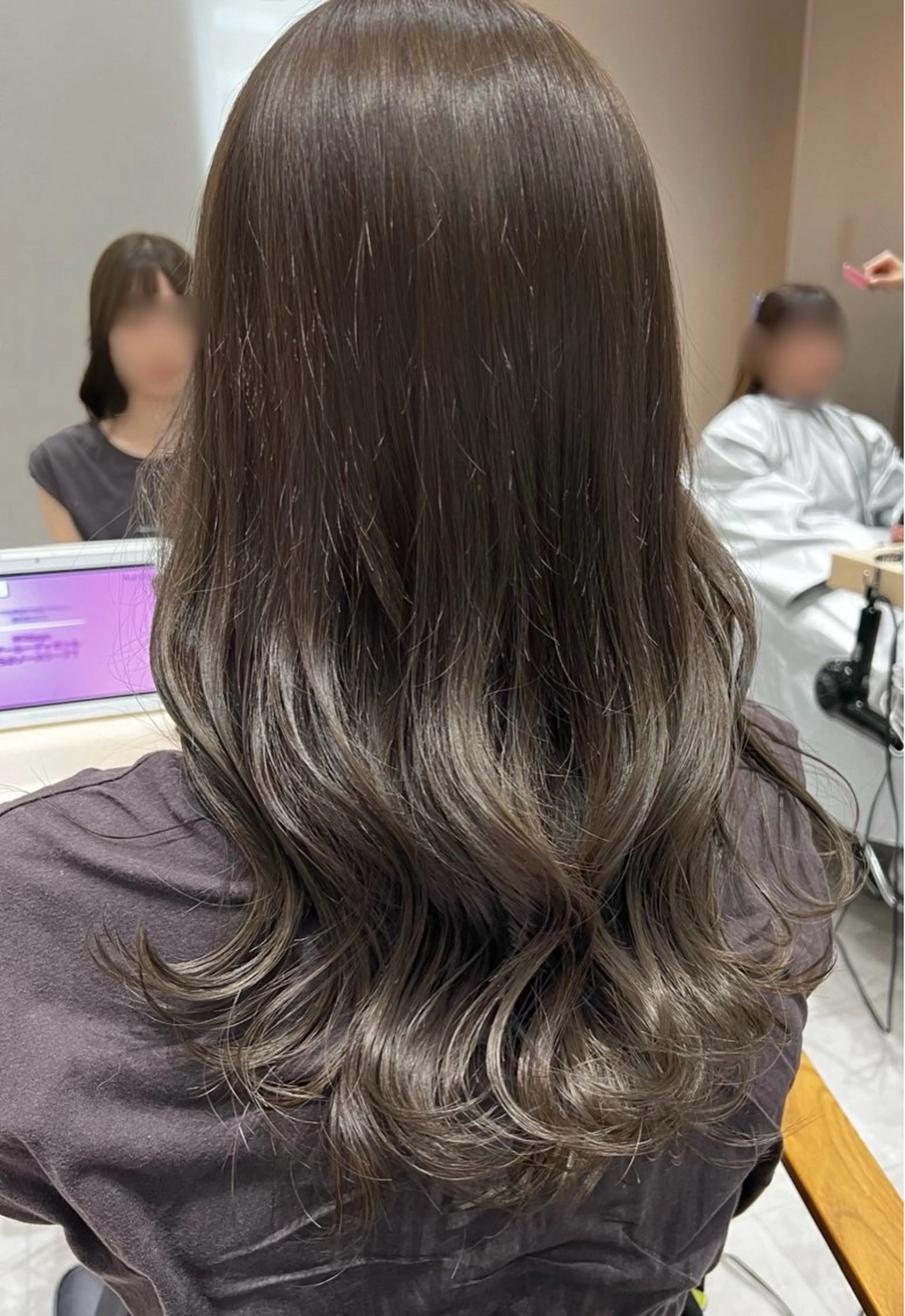ロング SOYON栄 山下麻央のヘアスタイル