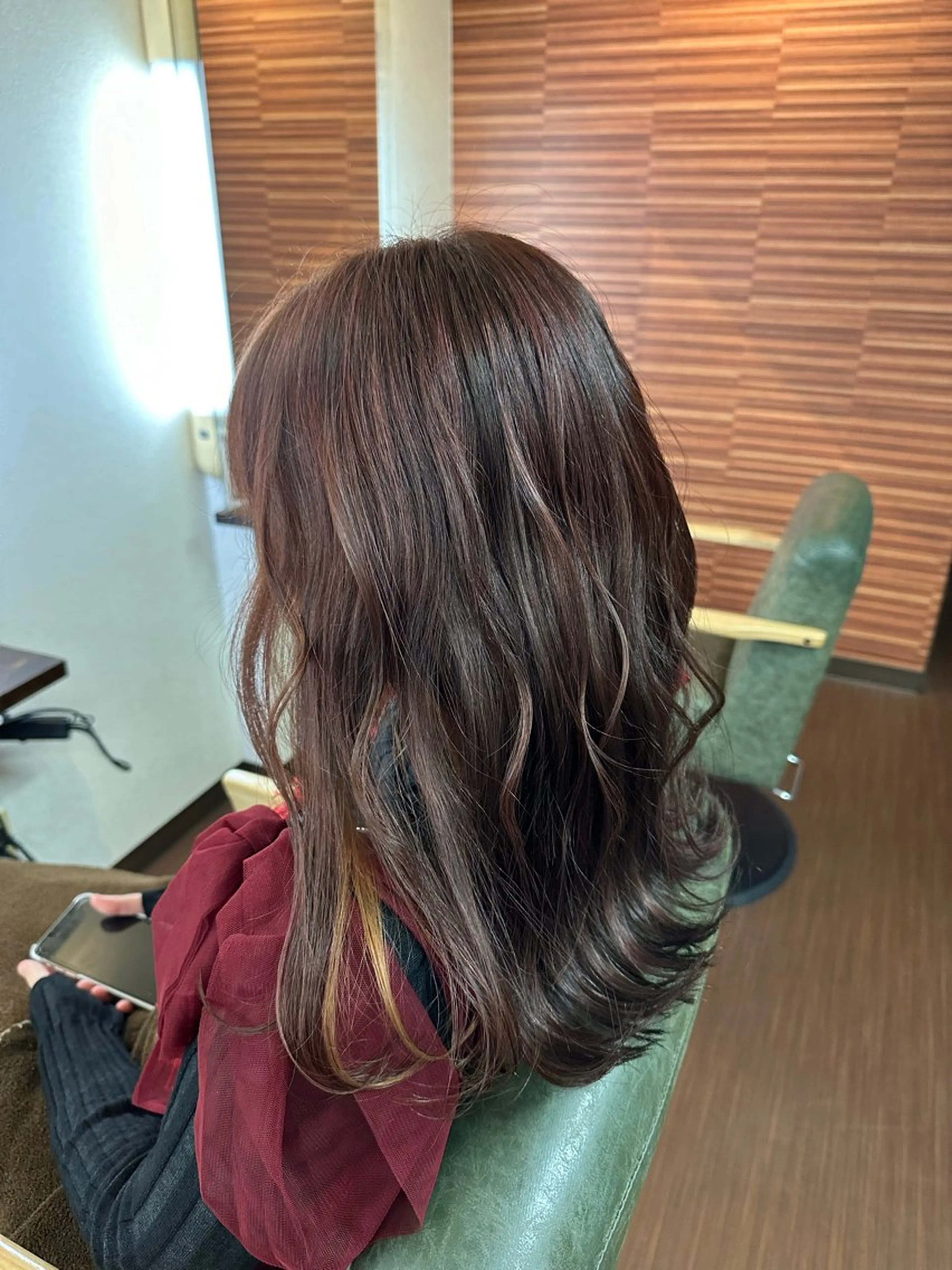 ロング カラー ベージュカラー ハイライトカラー ピンクカラー ハイライト カット ヘアカラー インナーカラー指名 No.1菊池柊真のヘアスタイル