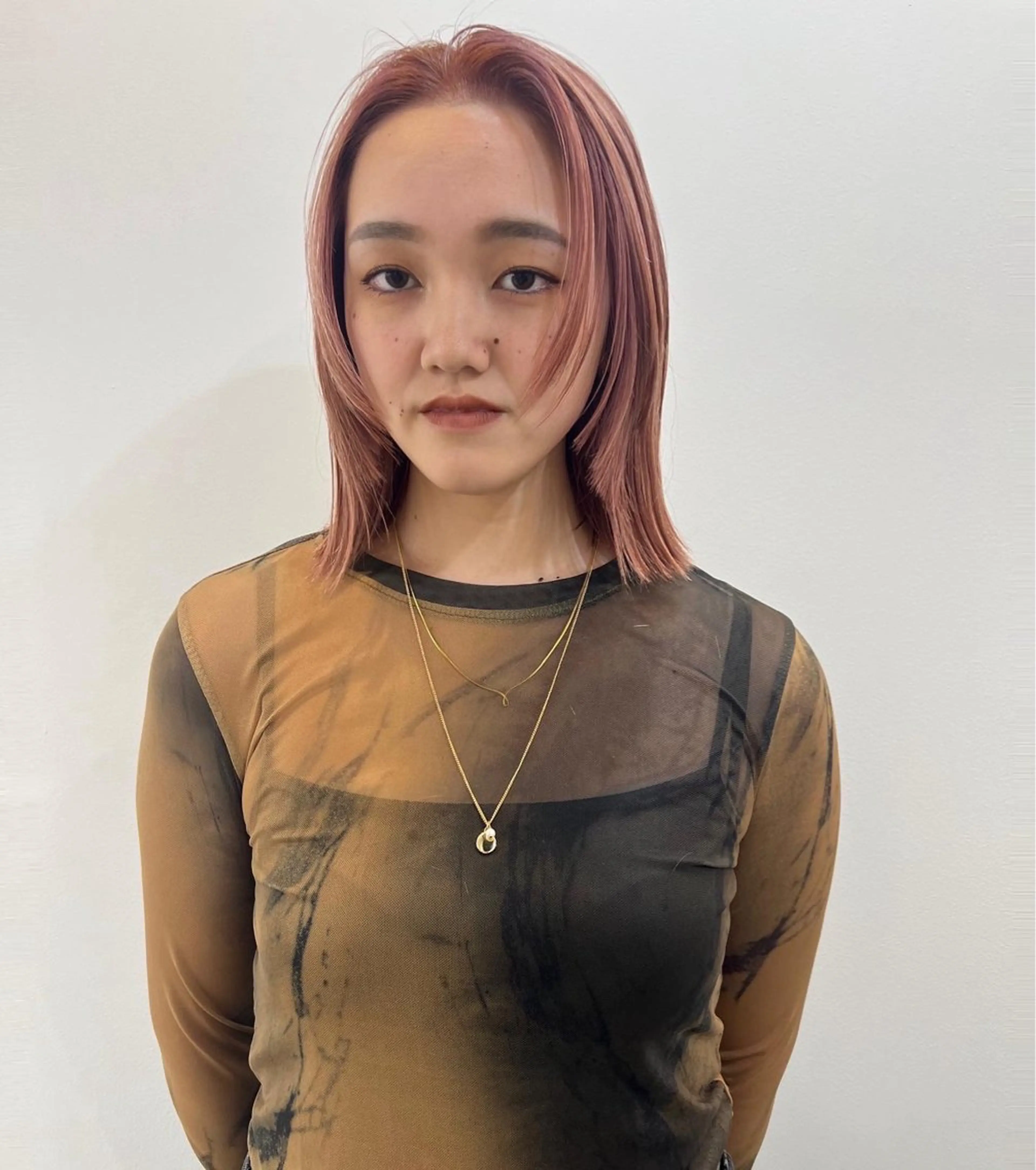 ミディアム カラー レイヤー/ 透明感SHIMAのヘアスタイル