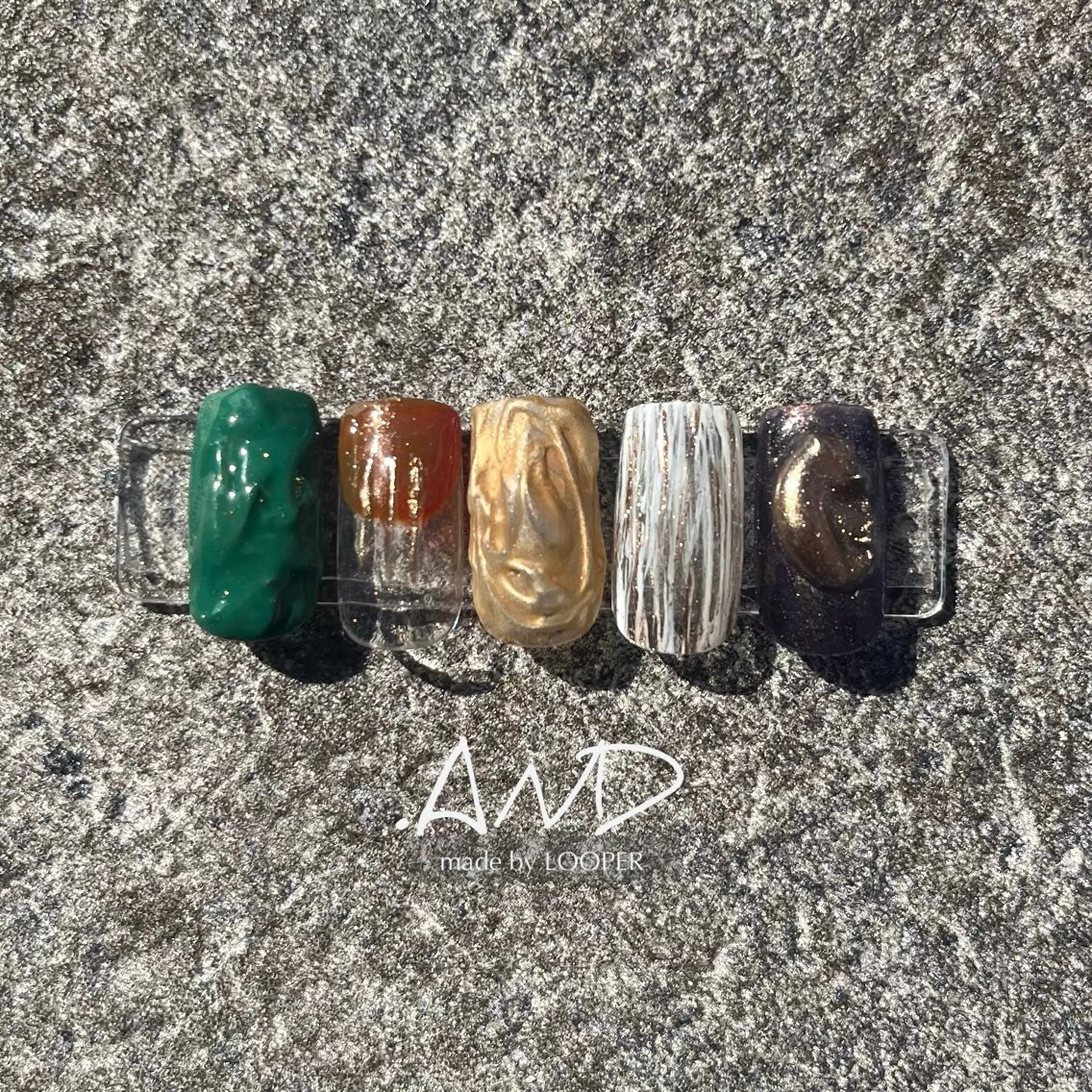 ネイル アートネイル ニュアンスネイル ハンドネイル LOOPER所属・mzh ...のネイルデザイン