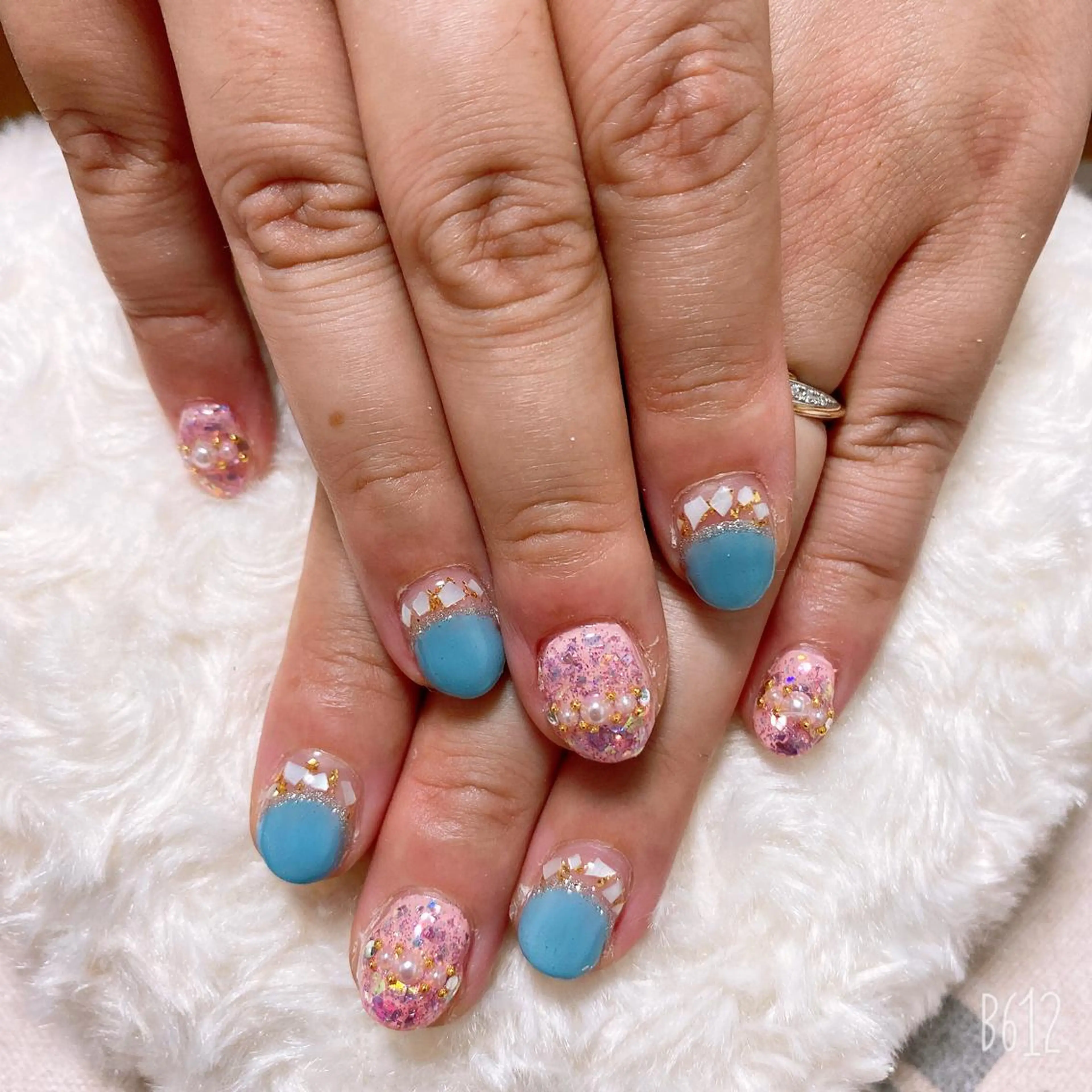 ネイル The Best Beauty受付担当のヘアスタイル