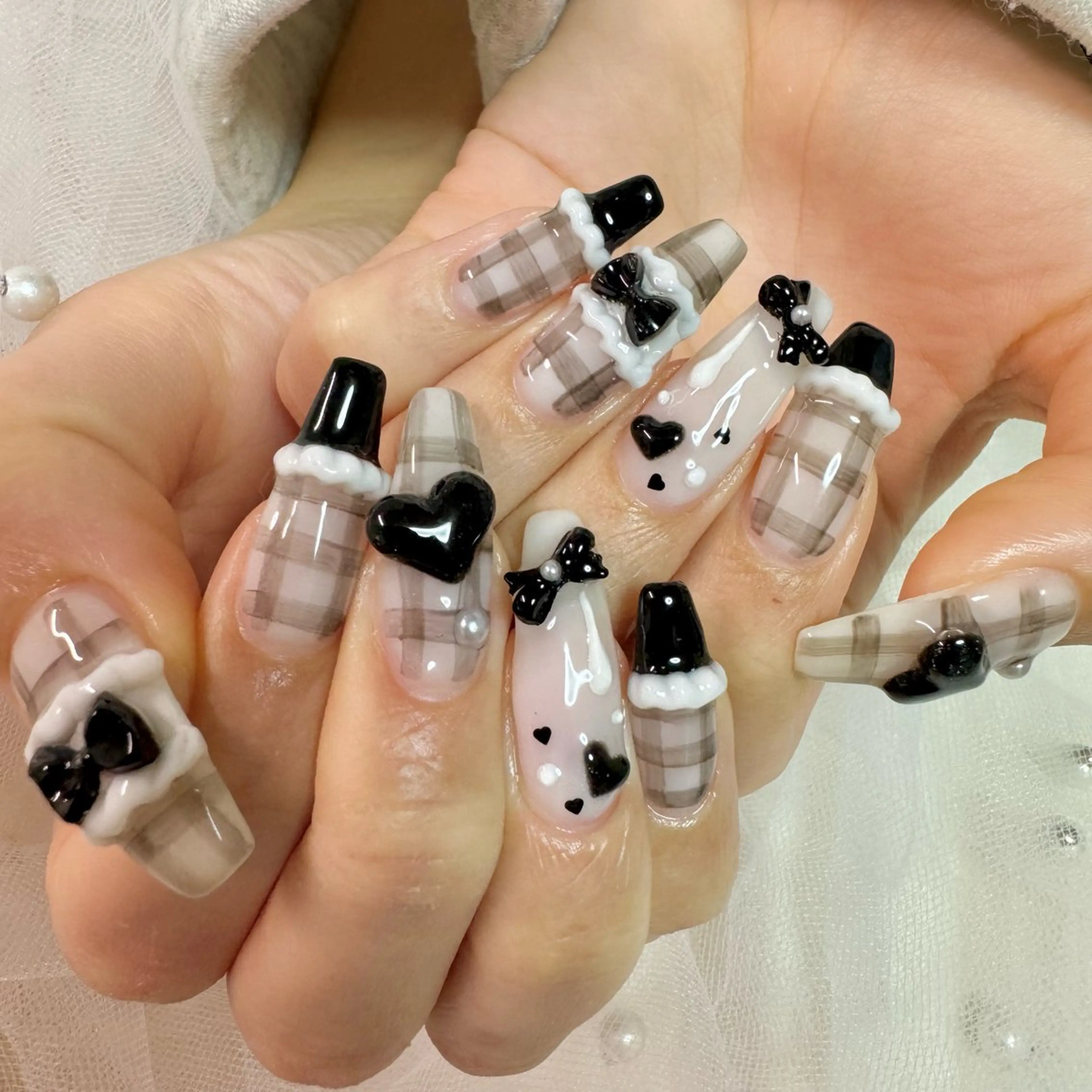 ネイル フレンチネイル ガーリー ハンドネイル nail salon e'mu💐のネイルデザイン