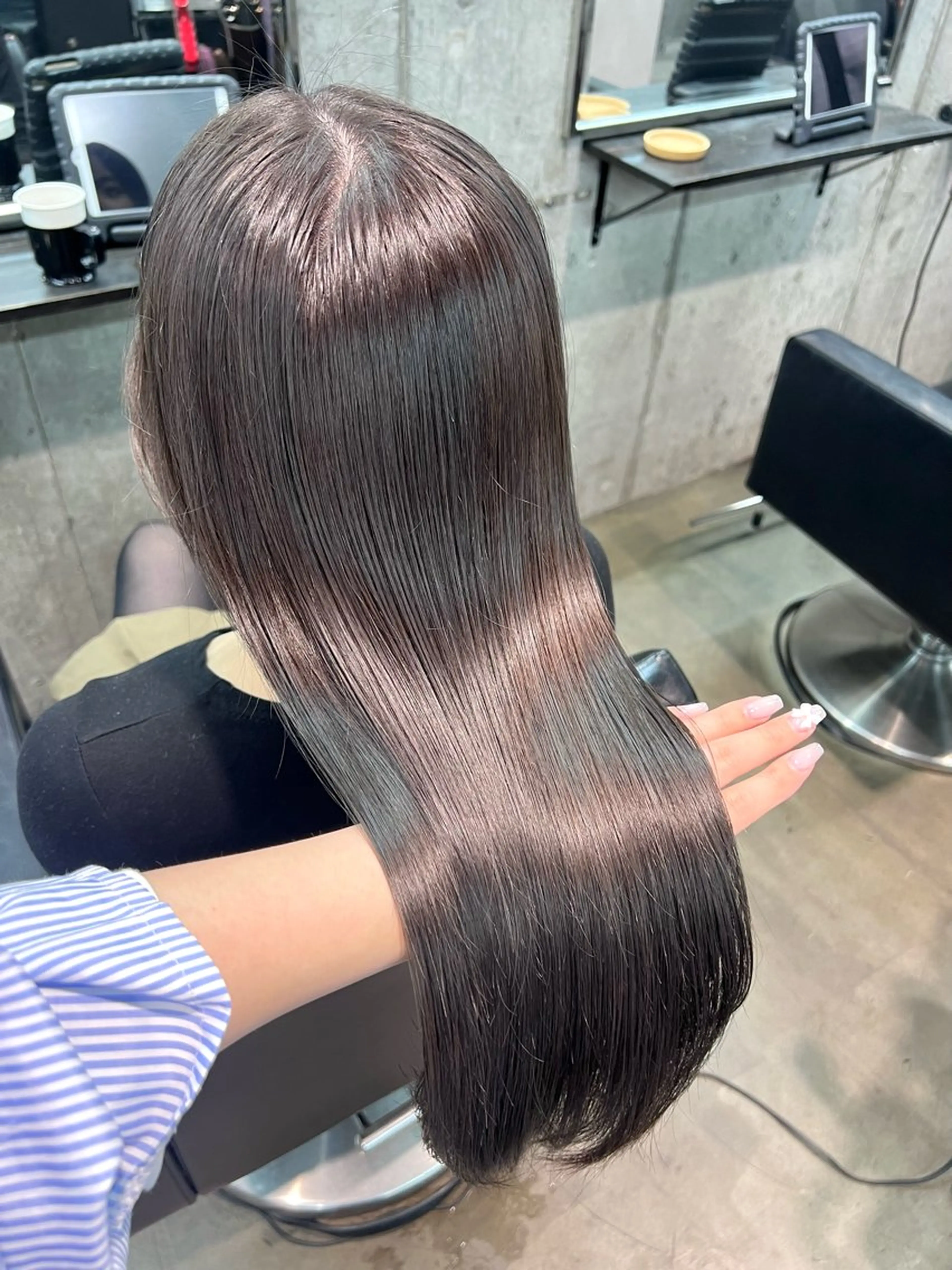 ロング カラー アクアカラー アッシュ ブリーチ 透明感カラー ダブルカラー ヘアカラー トリートメント 透明感カラー ✨ 韓国艶髪💗菅原のヘアスタイル