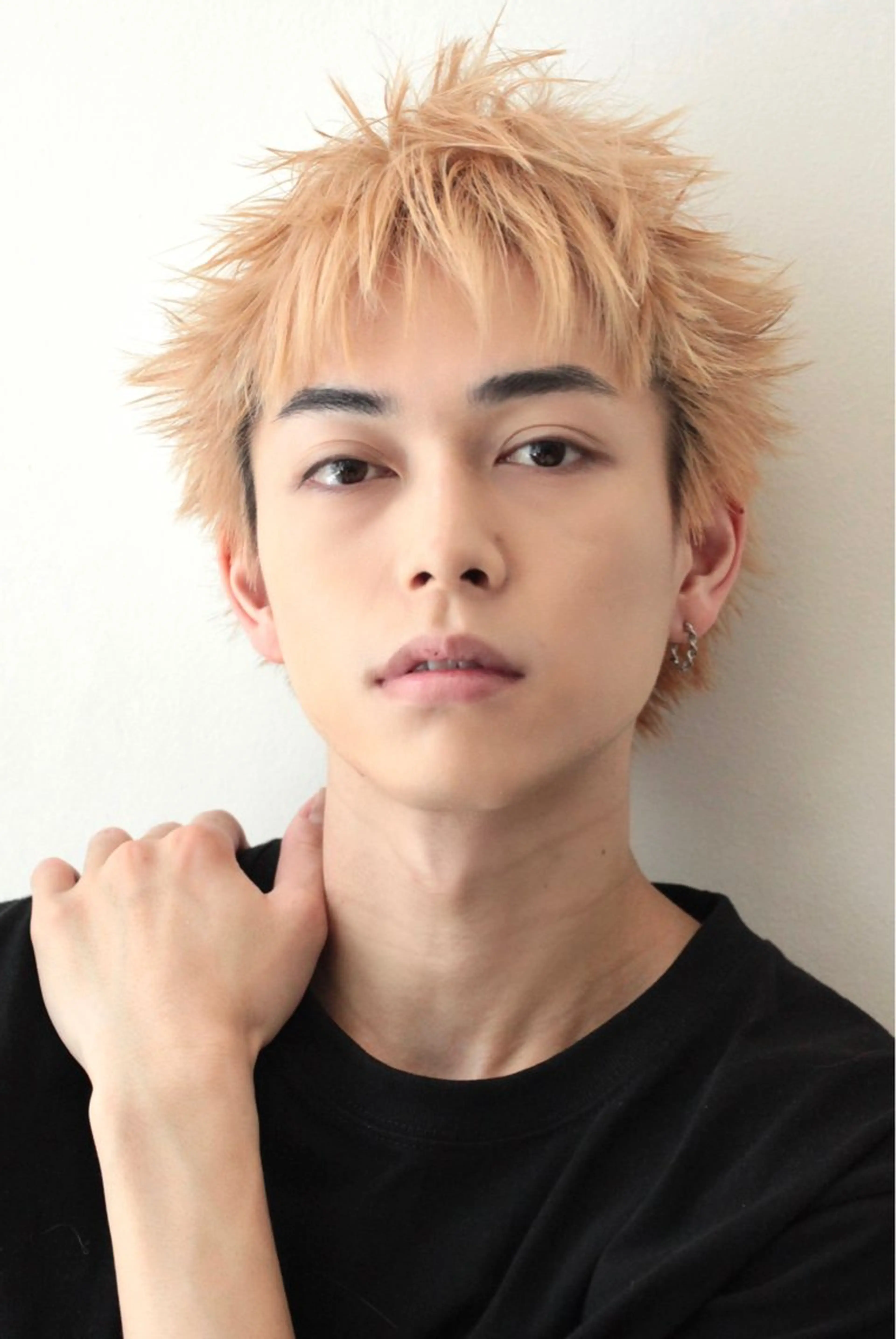 ショート カラー メンズ メンズハイトーン スパイキーショート ハイトーンカラー ショートヘア カット ヘアカラー ［似合わせヘア］ ✂︎OGURO✂︎のヘアスタイル