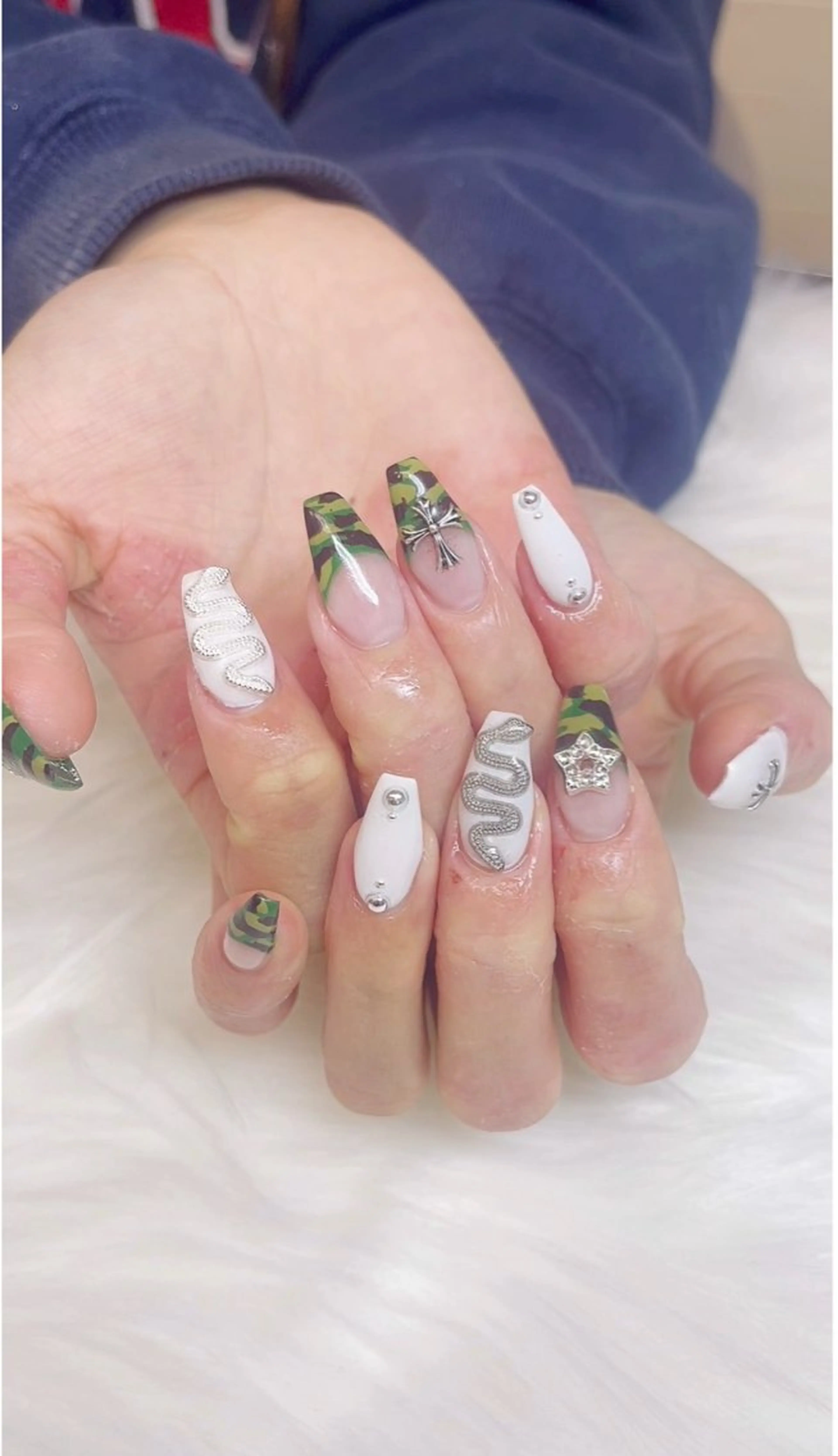 ネイル T-Rich所属・高野 沙玖良のネイルデザイン