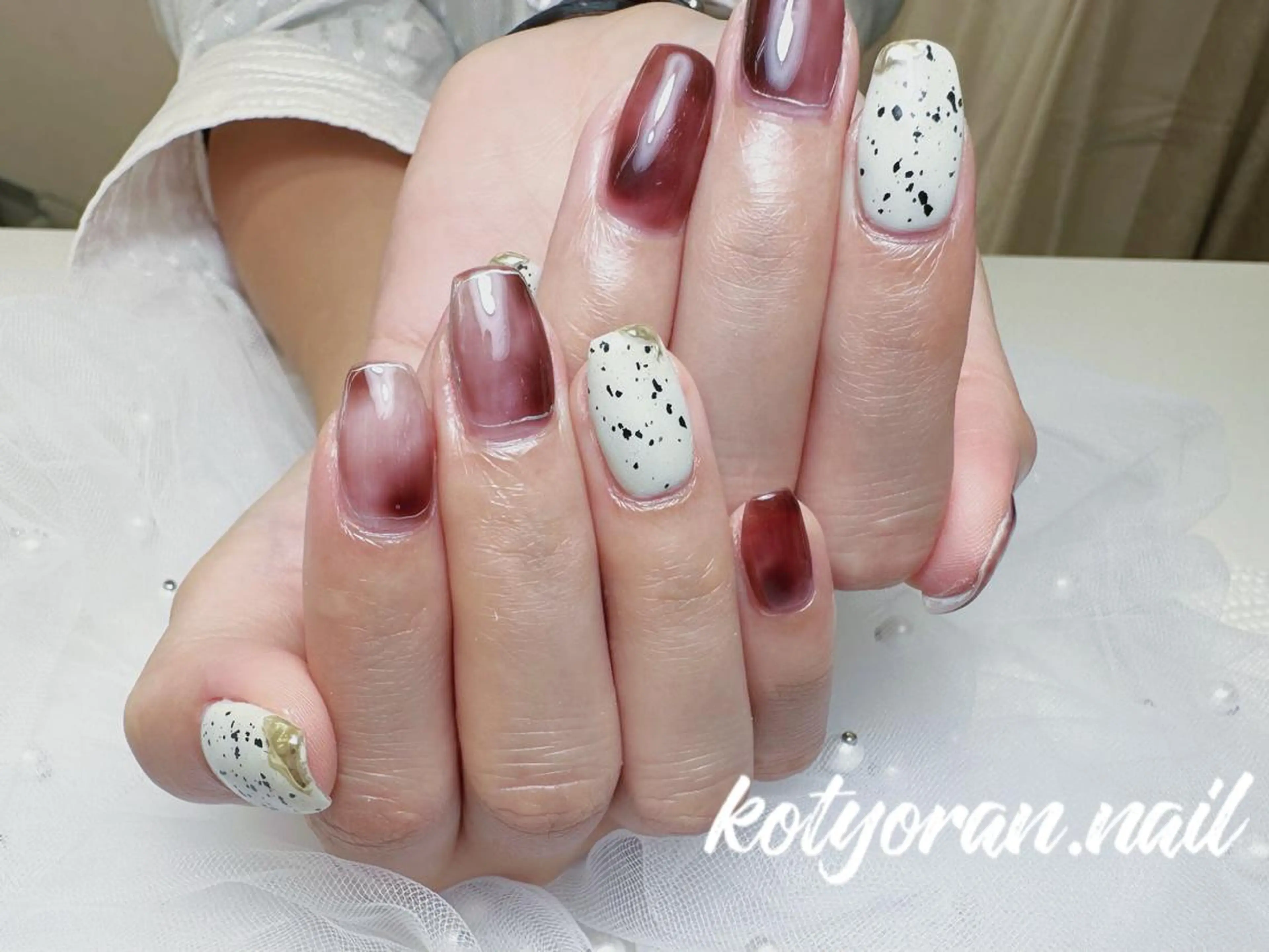 ミディアム カラー パーマ ヘアアレンジ メンズ キッズ ネイル マツエク・マツパ アイブロウ ハンドネイル モナ& ミユのネイルデザイン