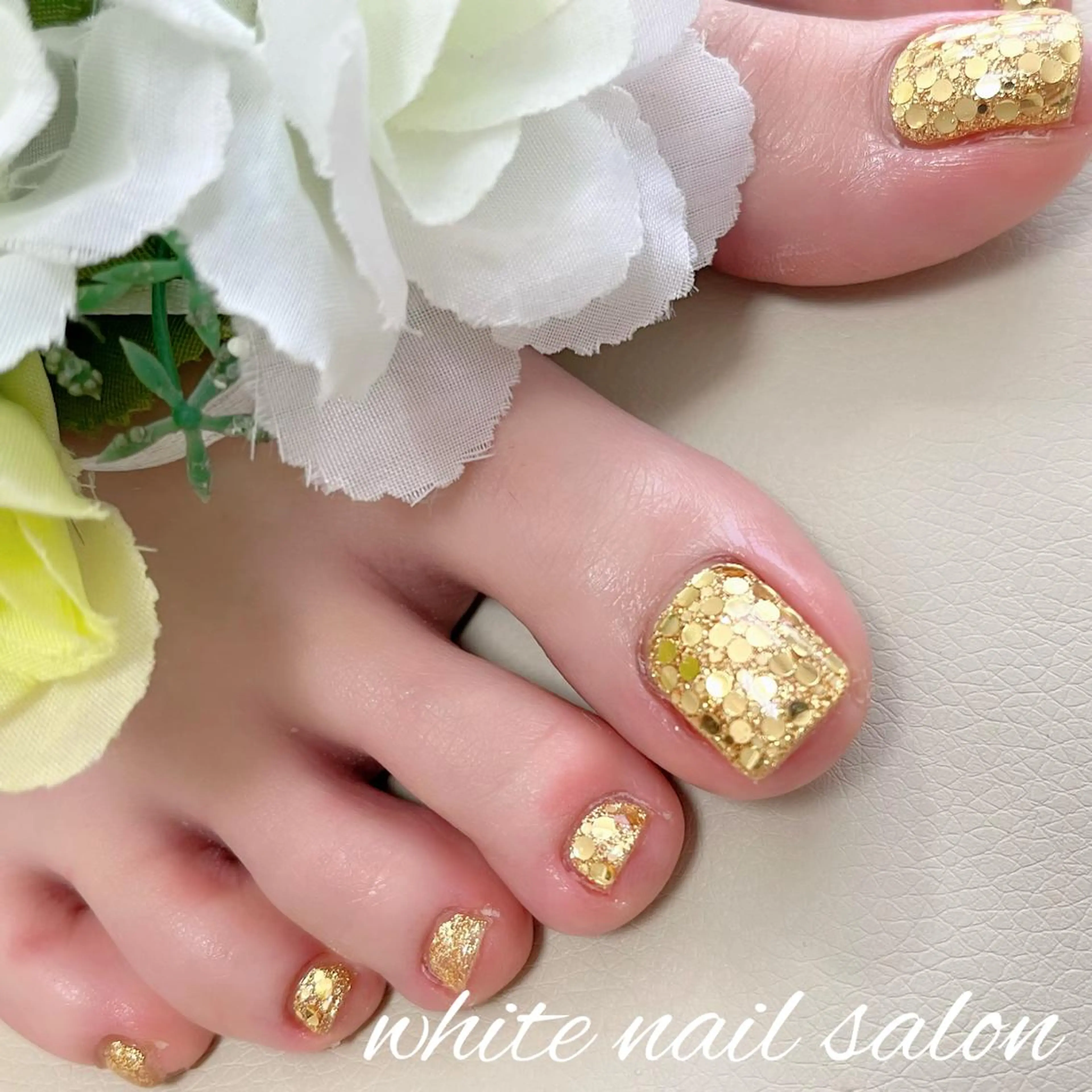 ネイル フットネイル ジェルネイル ハードジェル ラメ(グリッター) 持ち込み フットネイル white nail salonのネイルデザイン