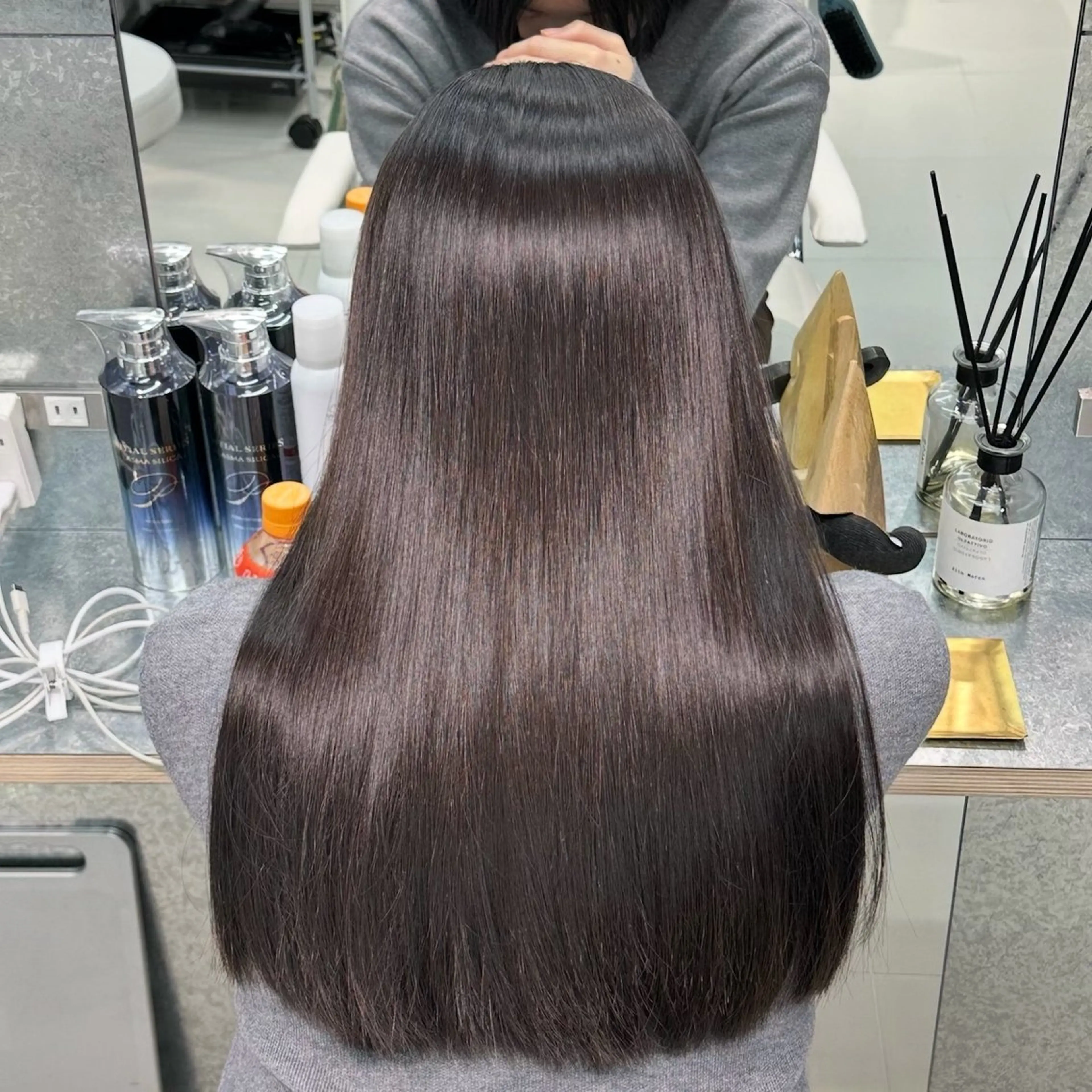 セミロング くせ毛 TRUNS所属・広がり・パサつき改善 /ツヤ美髪/こうたのヘアスタイル