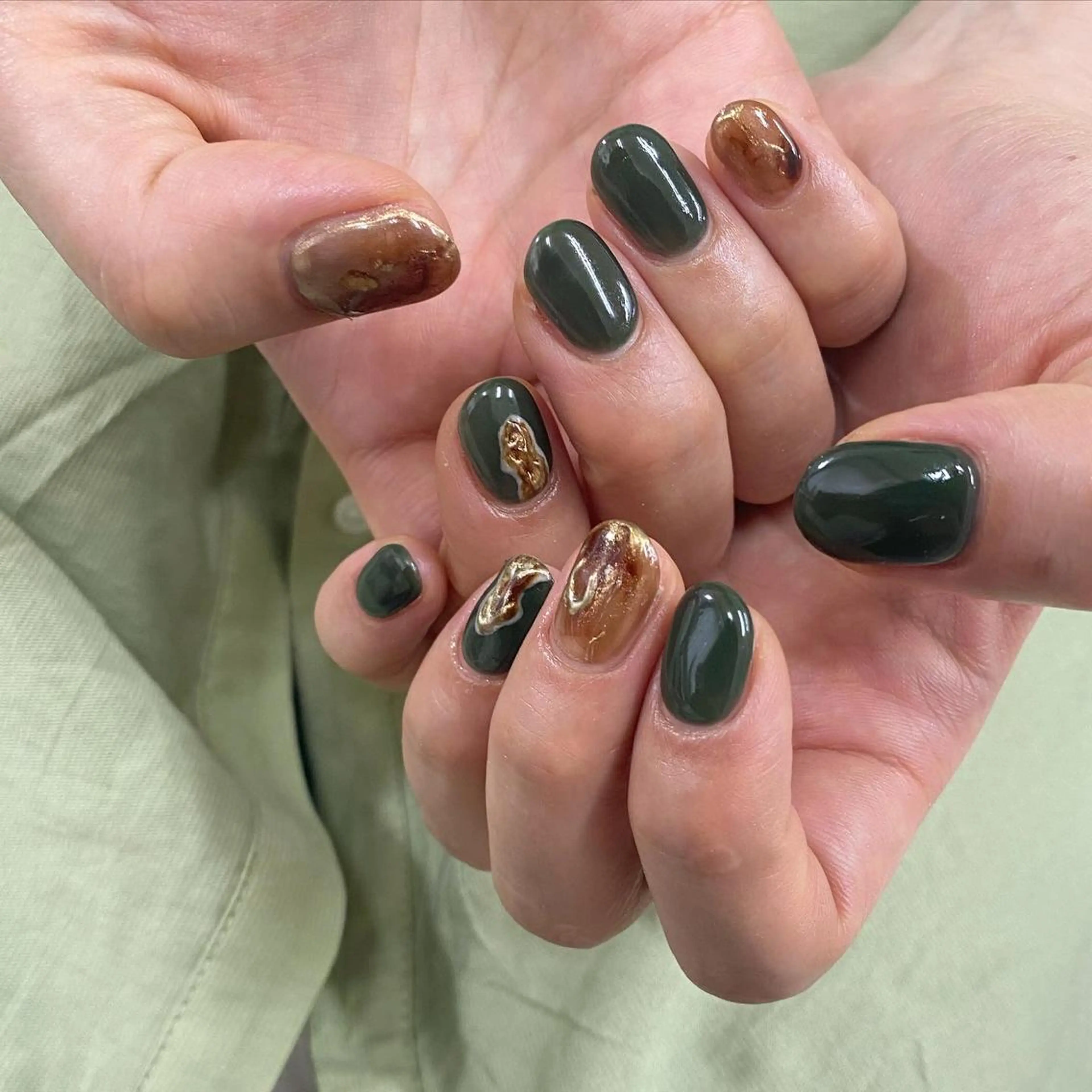 ネイル グリーン ハンドネイル nable.所属・栗林 実莉のネイルデザイン