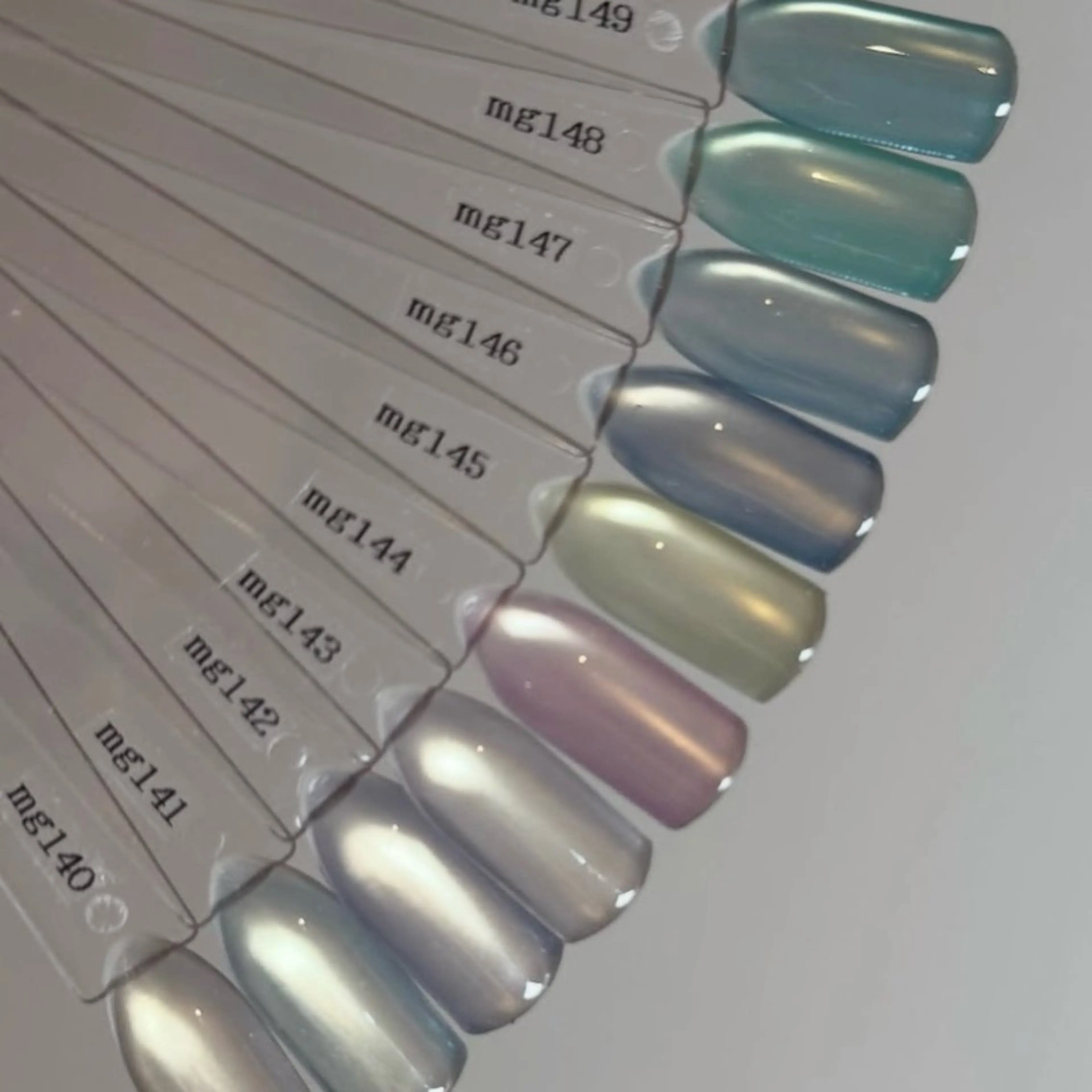 大人気のマグネットネイルブランド【enoi エノイ】💅🏻minimo限定で2色まで追加無料OK🩷ご新規様オフ込💋の写真