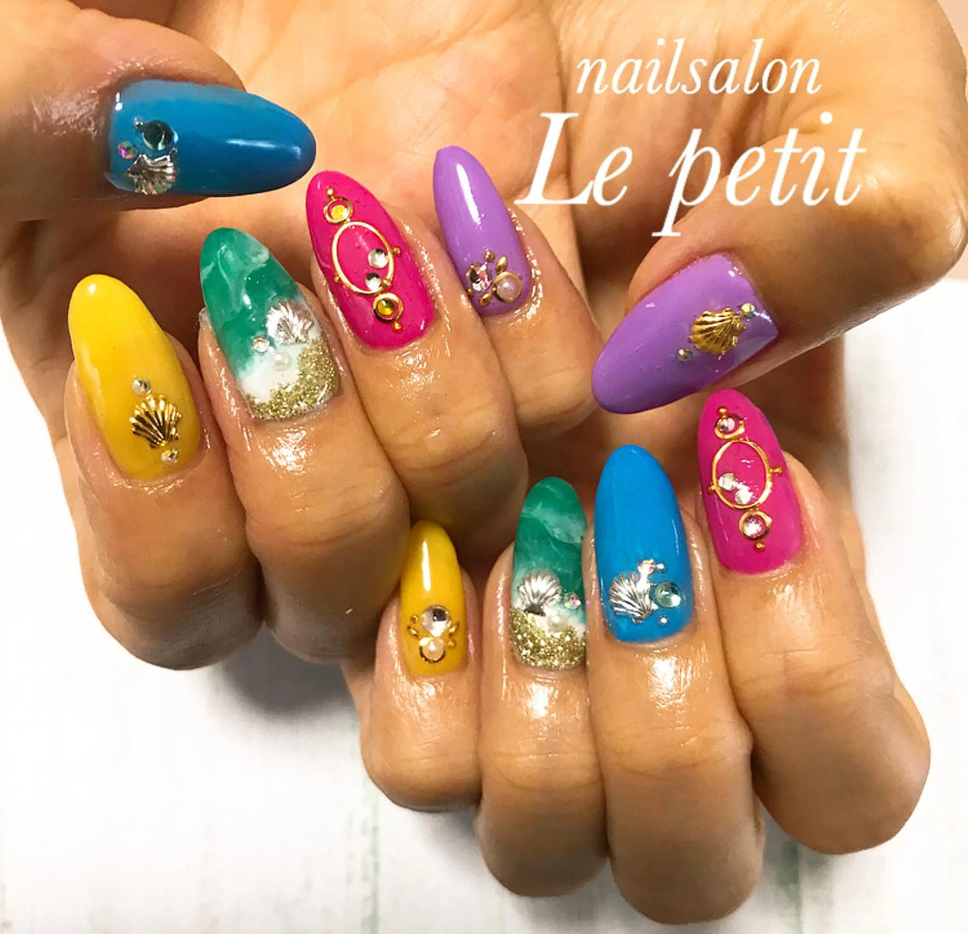 ネイル 石野 広佳のネイルデザイン