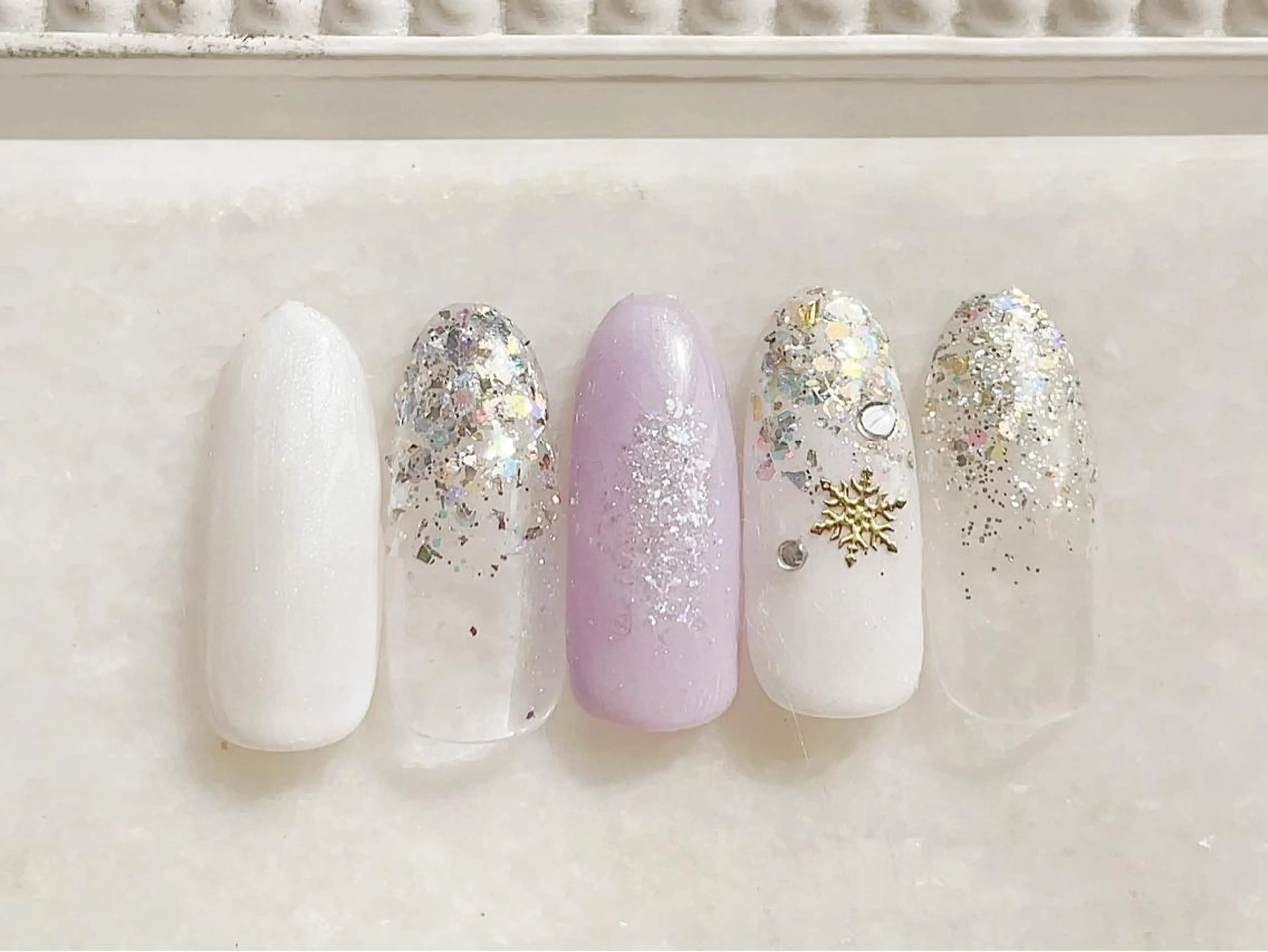 ネイル ジェルネイル キラキラネイル パラジェル 冬ネイル ハンドネイル Satomi  のネイルデザイン