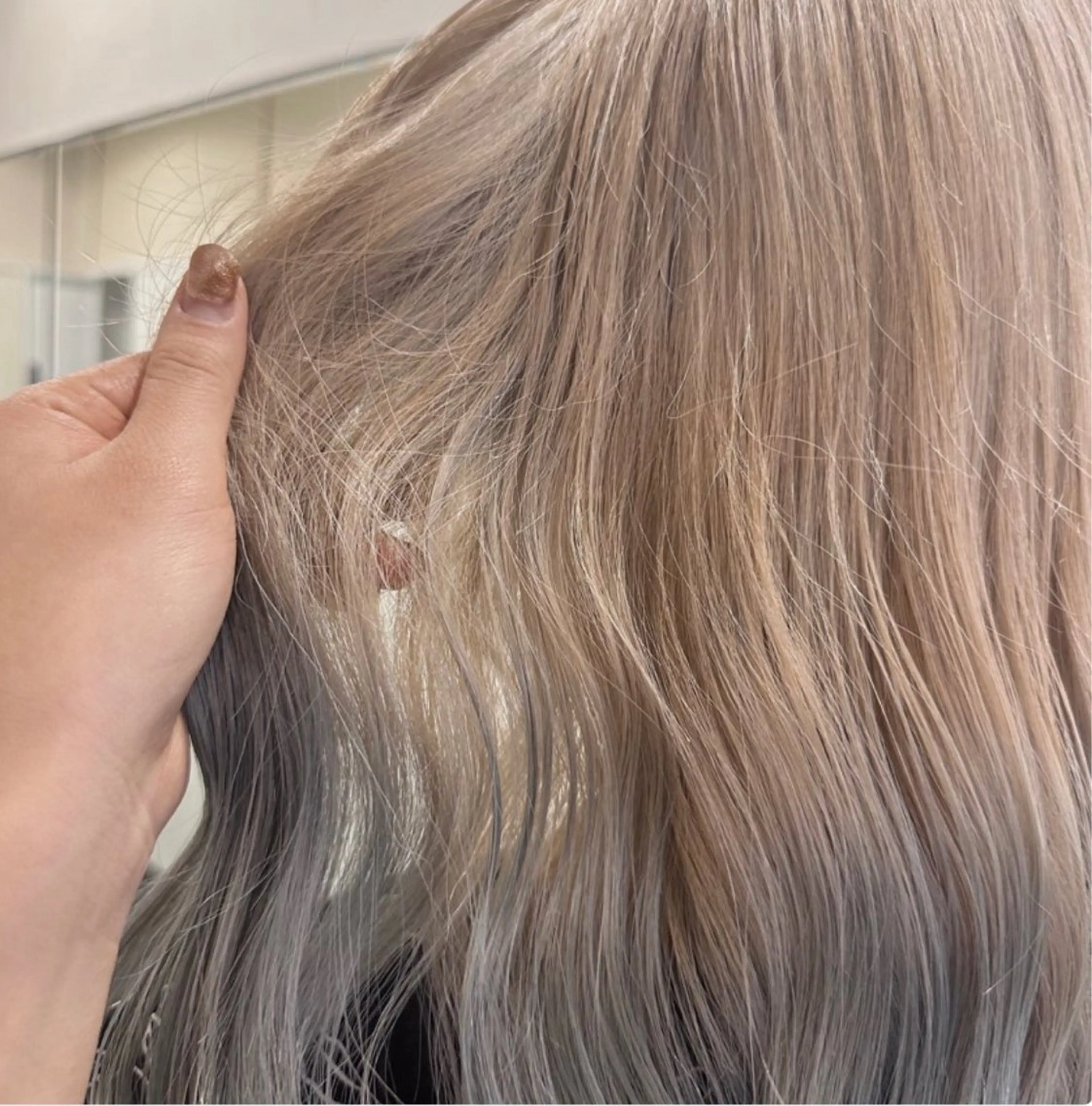 カラー ブリーチカラー/ベー ジュ/Hono🦖のヘアスタイル