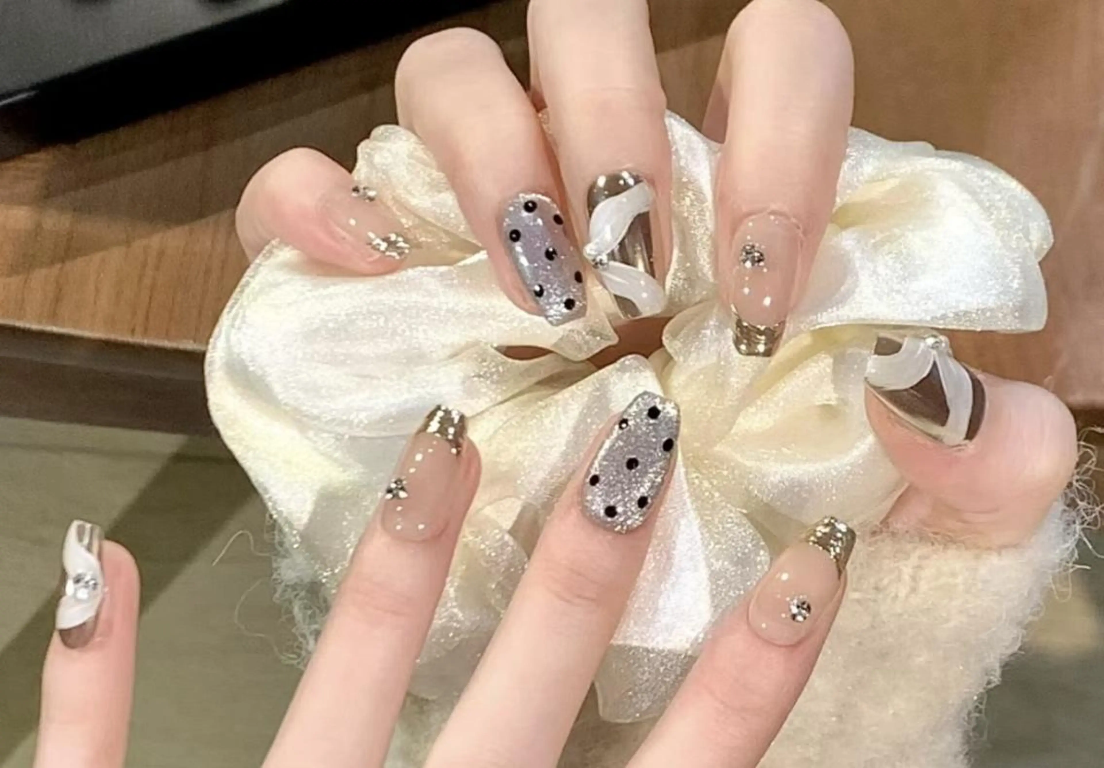 ネイル VIVIAN リサのネイルデザイン