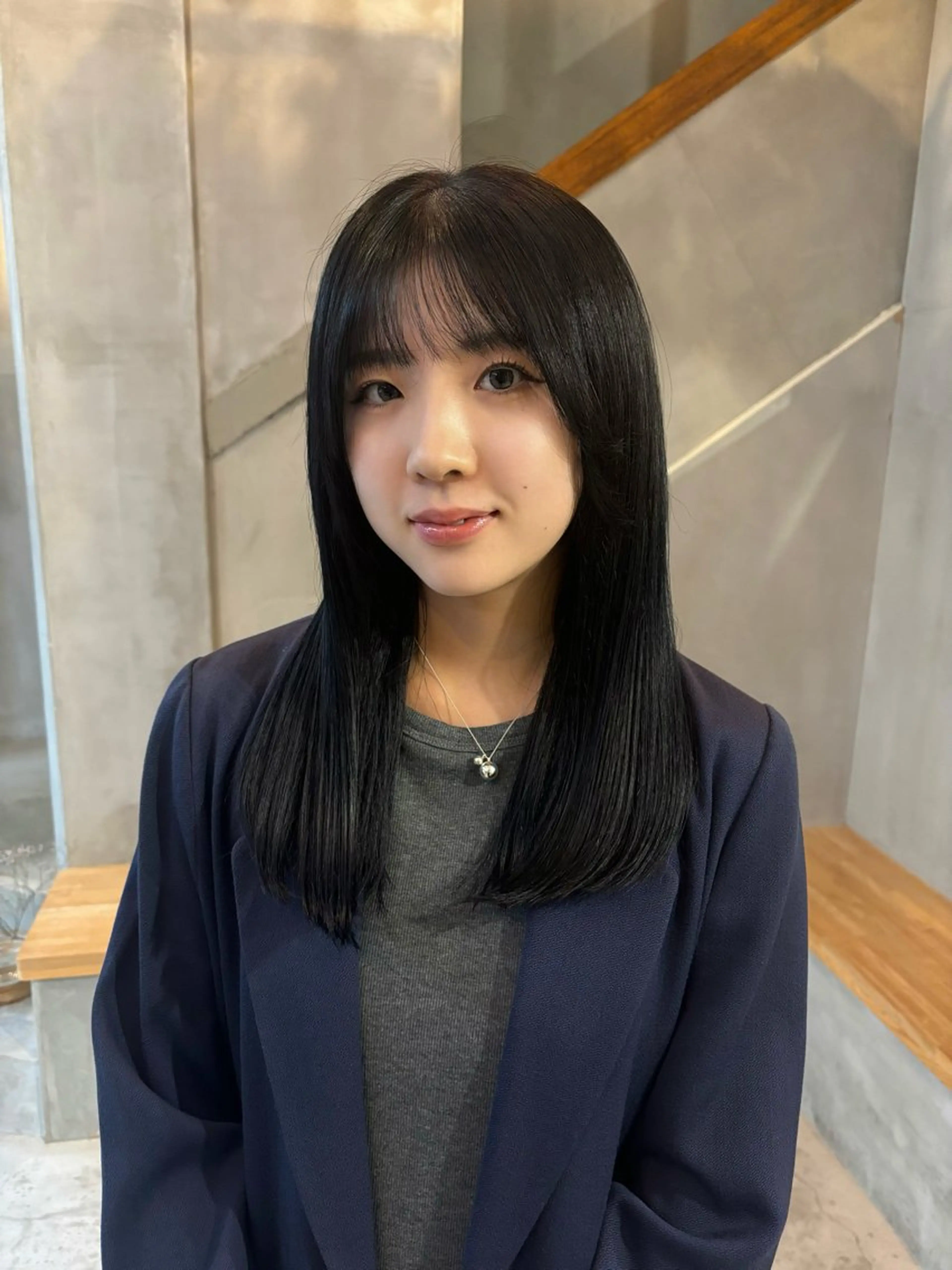 セミロング カラー 小西 萌々香のヘアスタイル