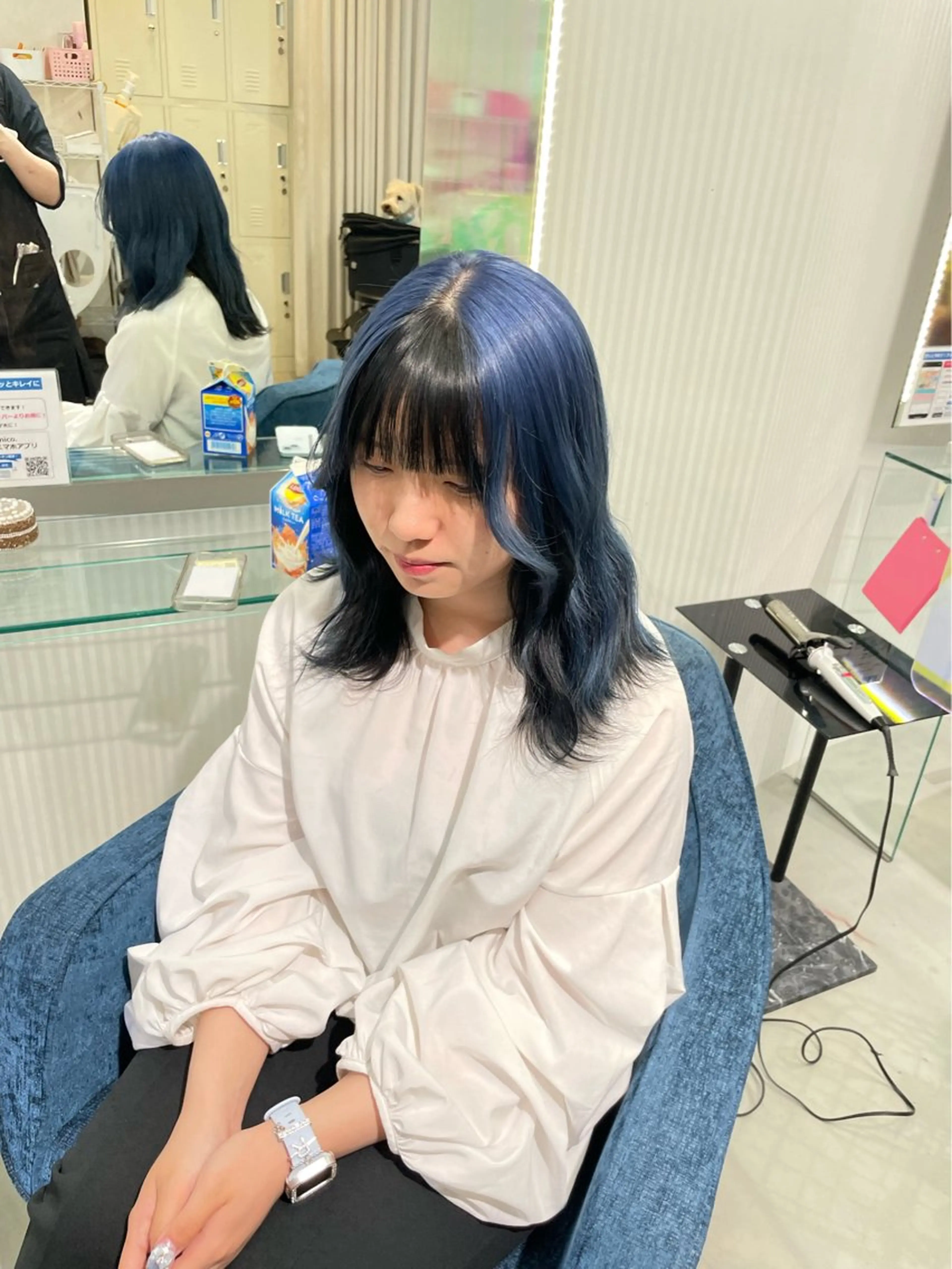 ミディアム カラー 黒髪 ブルーカラー 安井まゆ _Box mico.のヘアスタイル