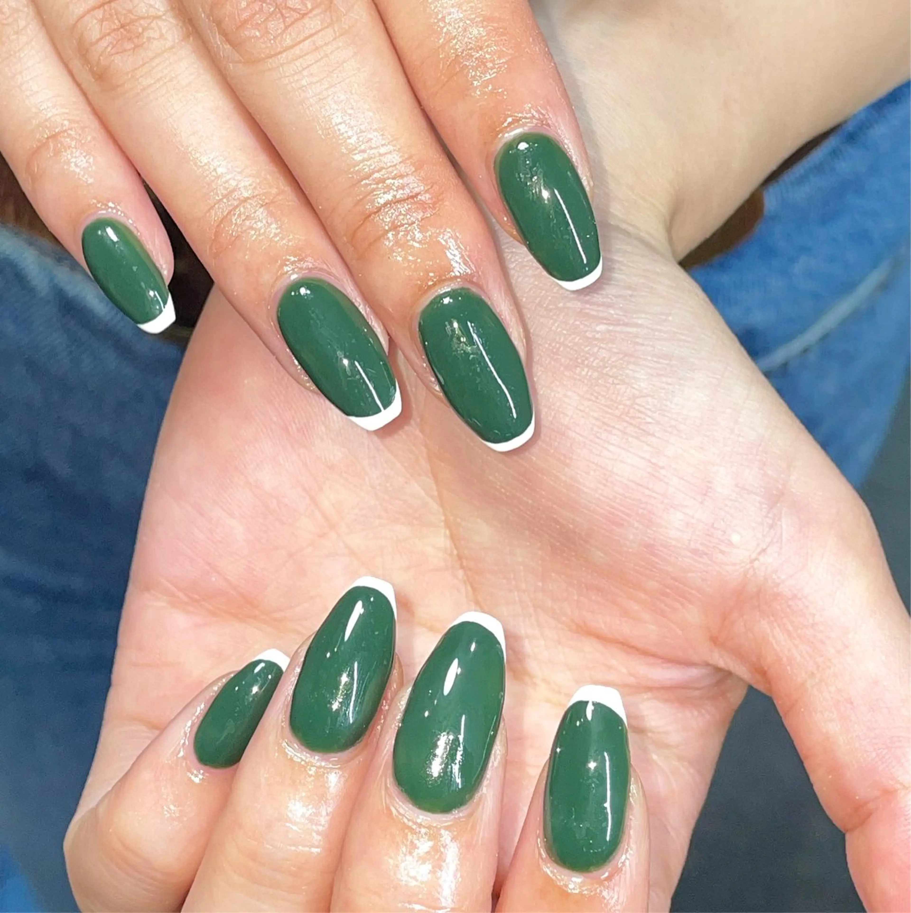 ネイル フレンチネイル グリーン オフィスネイル シンプルネイル ハンドネイル ハンドケア 🎀NAIL🎀 AI🪄︎︎◝✩のネイルデザイン