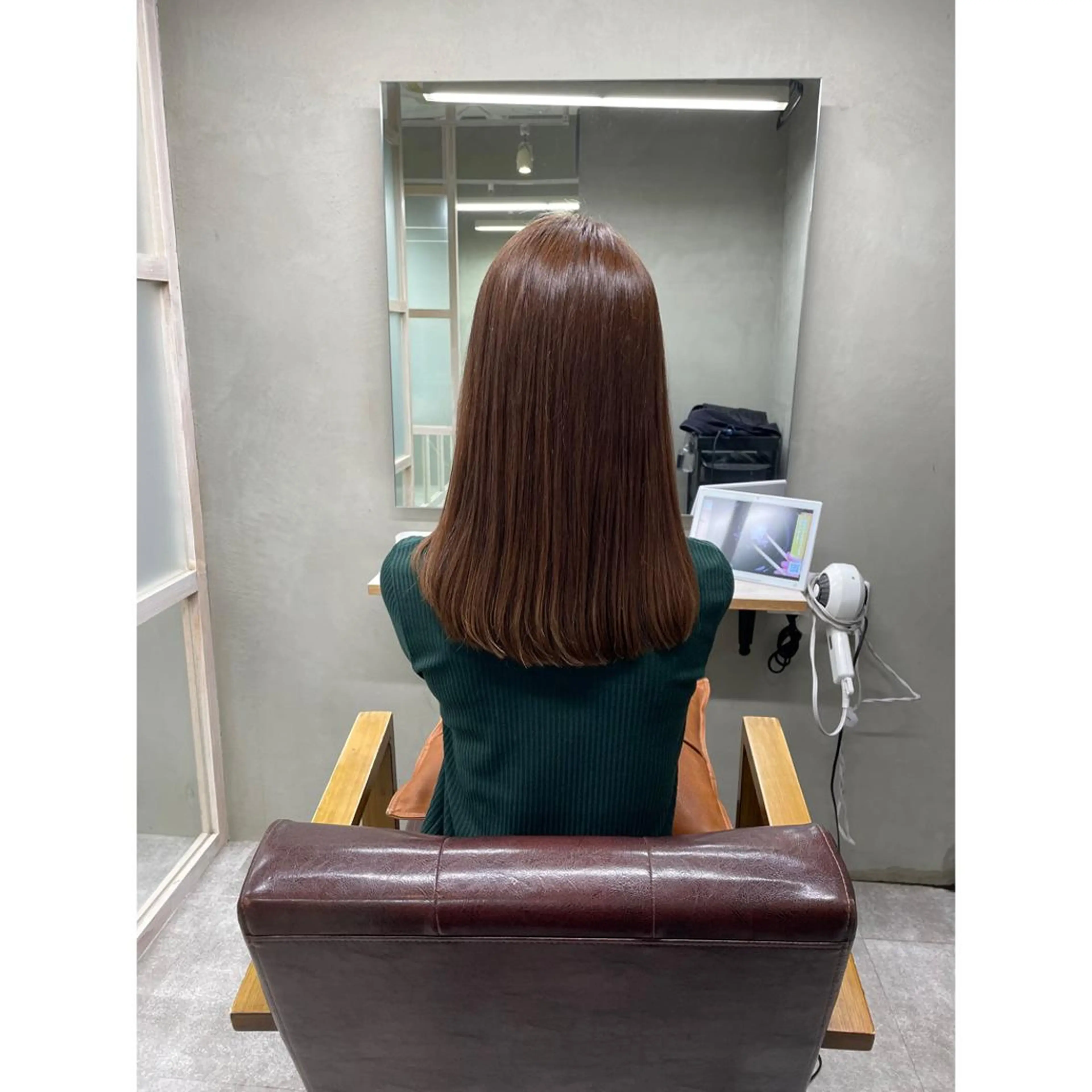 セミロング カラー ｔｏｃｃａ /ｅｒｉのヘアスタイル