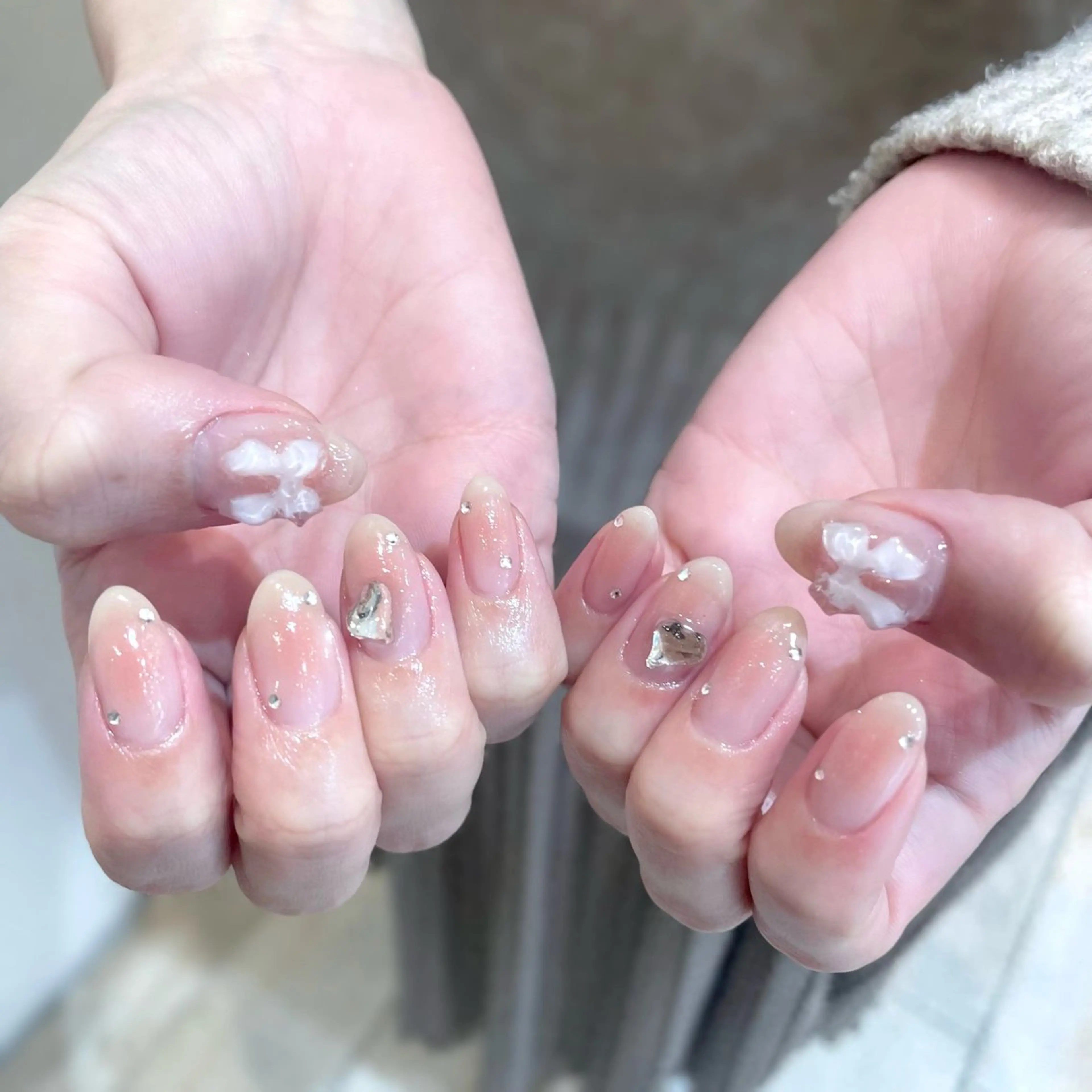 ネイル チークネイル ガーリー リボン Tsuki🌙/渋谷 /パラジェルのネイルデザイン