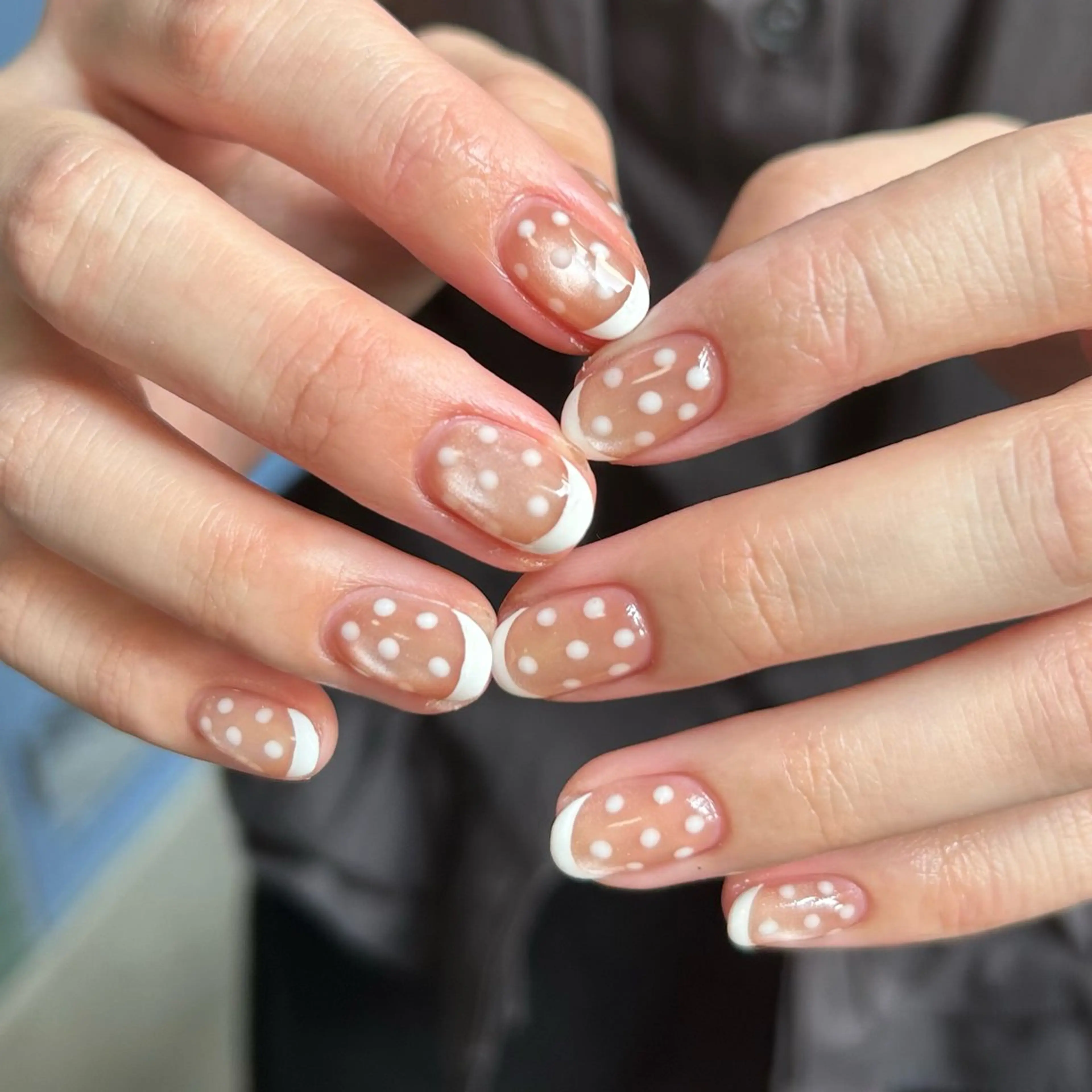 ネイル ドット フレンチネイル マグネットネイル shine'an fuka🌿🫧のネイルデザイン