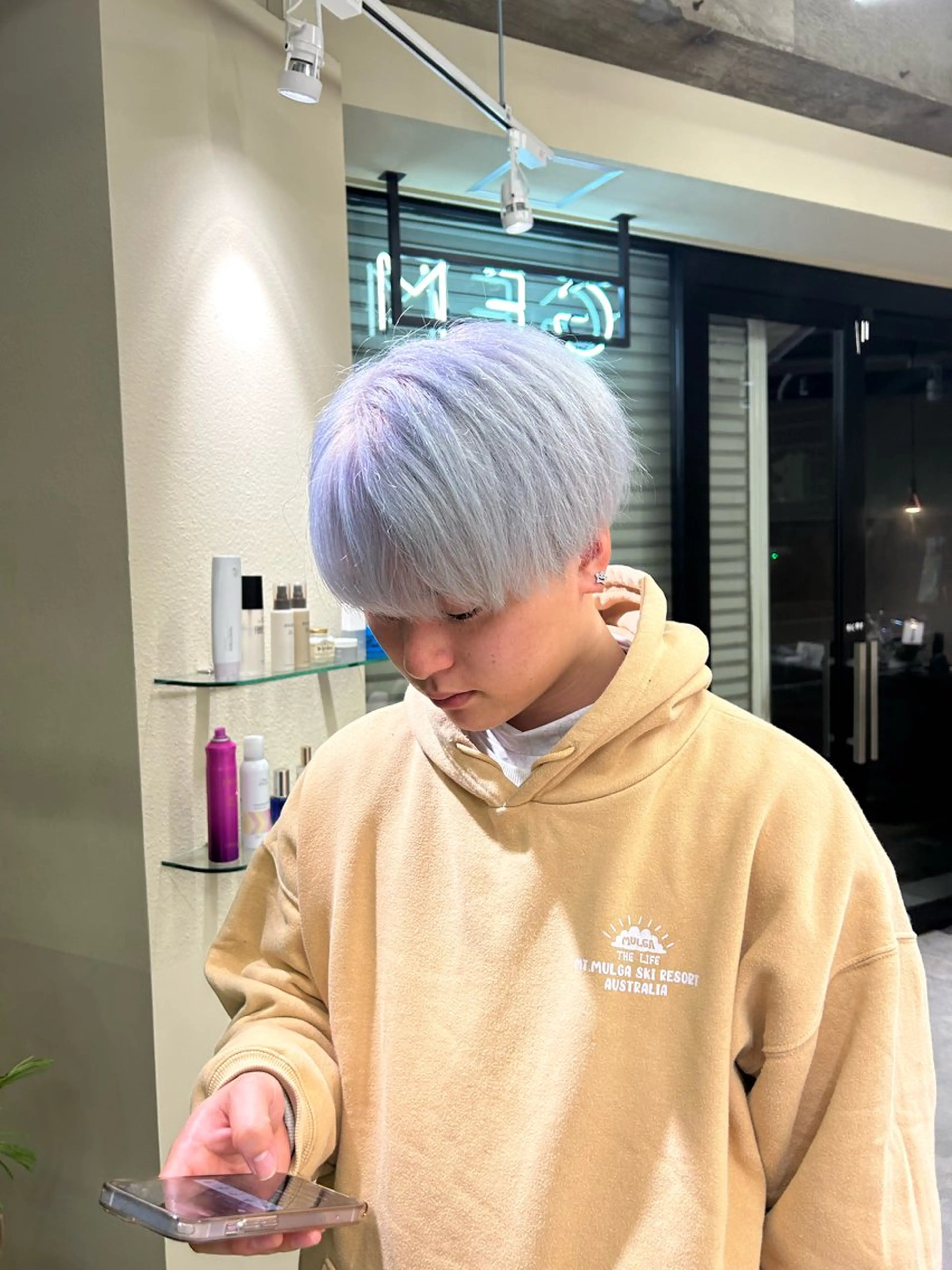 ショート カラー メンズ 寺澤 花梨のヘアスタイル