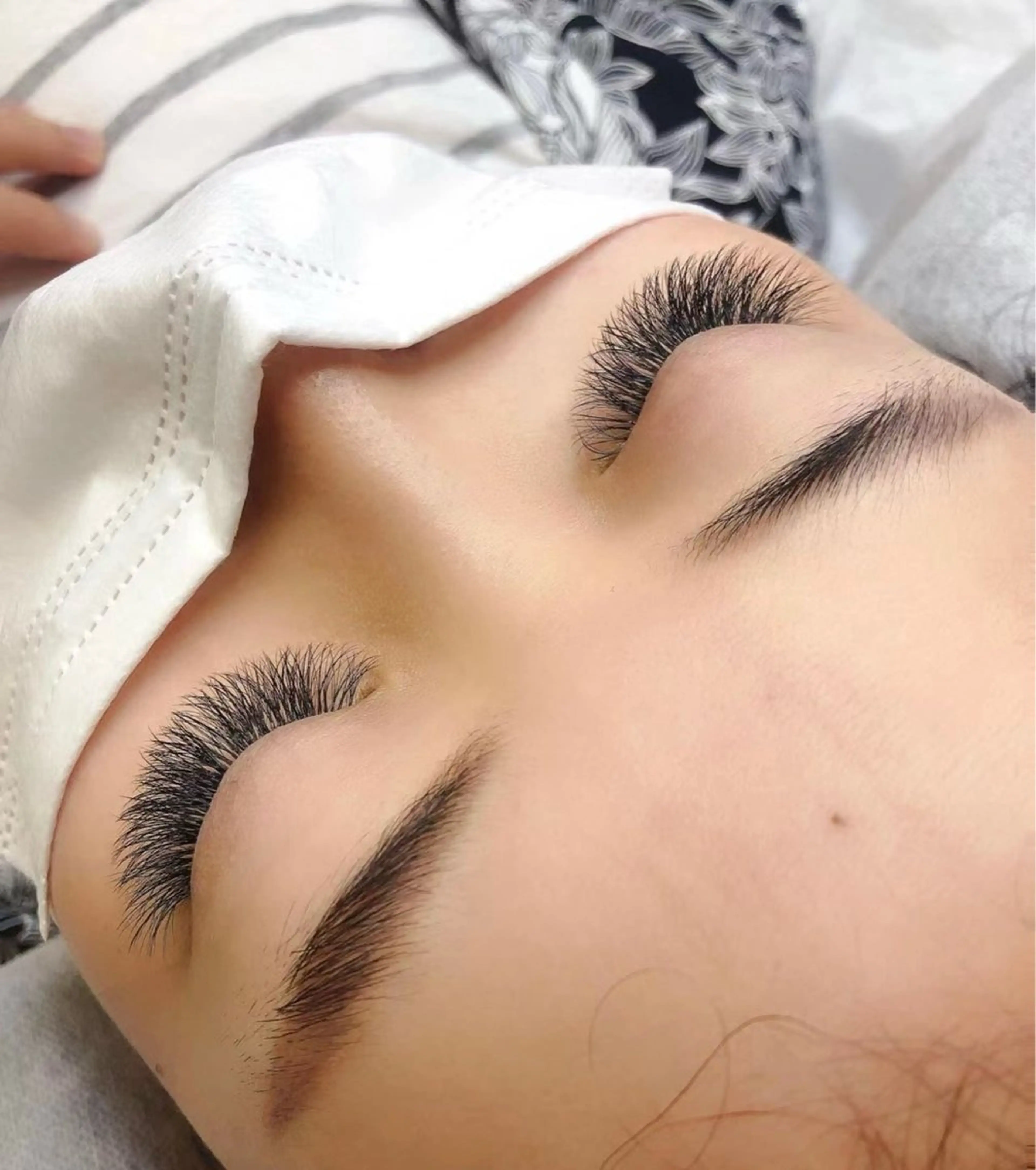 マツエク・マツパ バインドロック カラーマツエク フラットラッシュ ナチュラル パリジェンヌラッシュリフト YK• マツエクサロンのマツエク・マツパデザイン