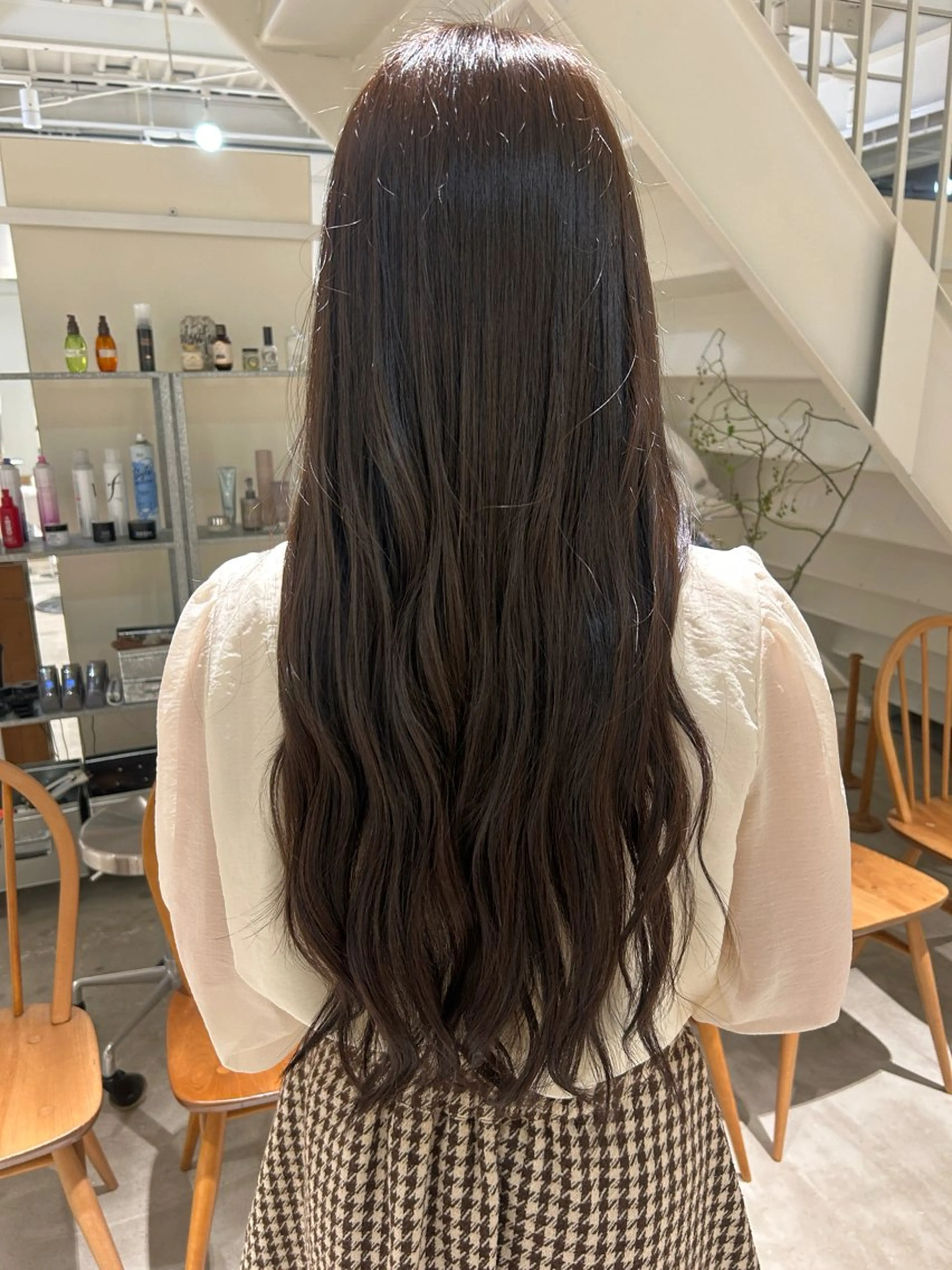 ロング カラー グレージュ オリーブグレージュ オリーブグレー ヘアカラー 篠原 若奈のヘアスタイル