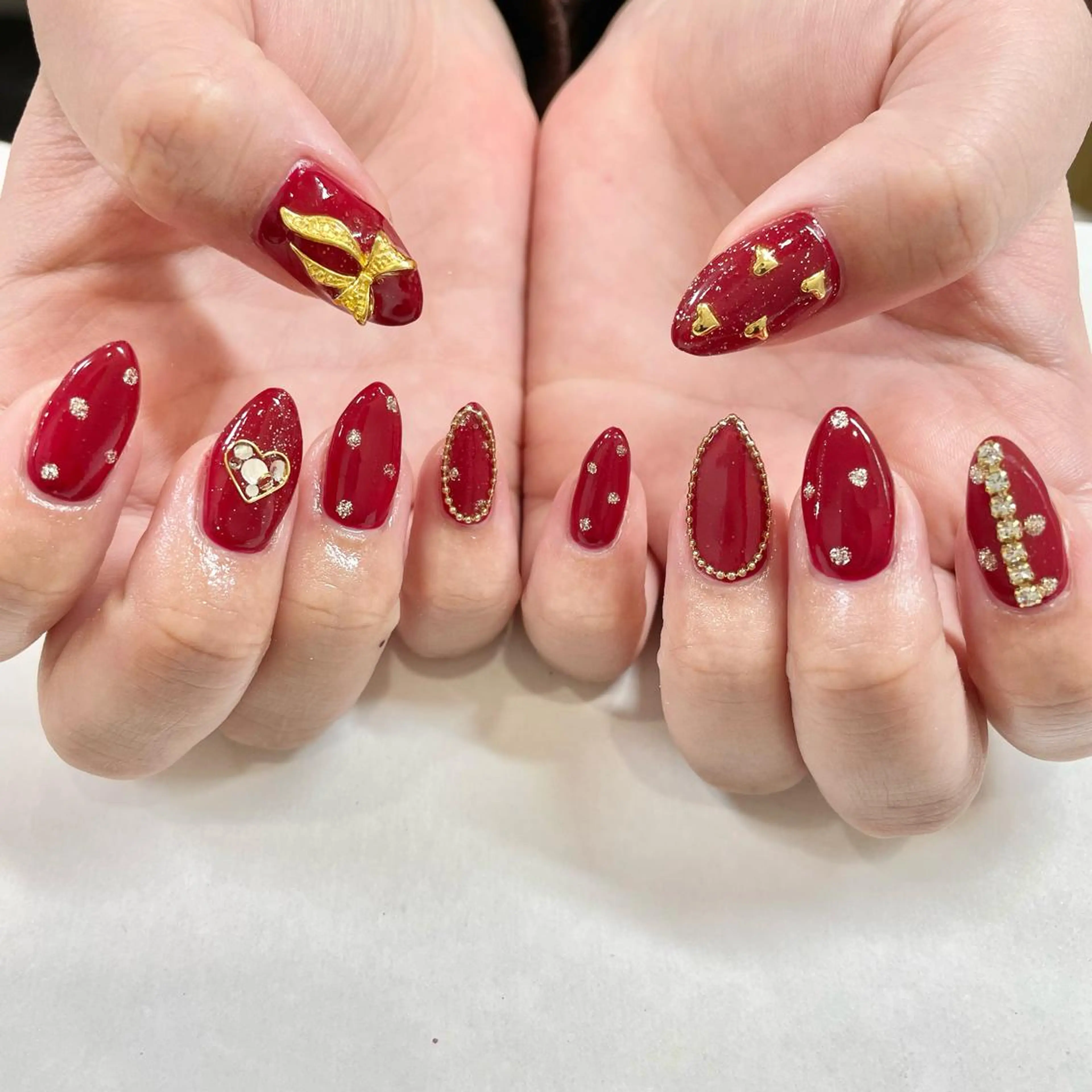 ネイル キラキラネイル 赤色 🎀AYAKO 🎀中韓ネイルのネイルデザイン