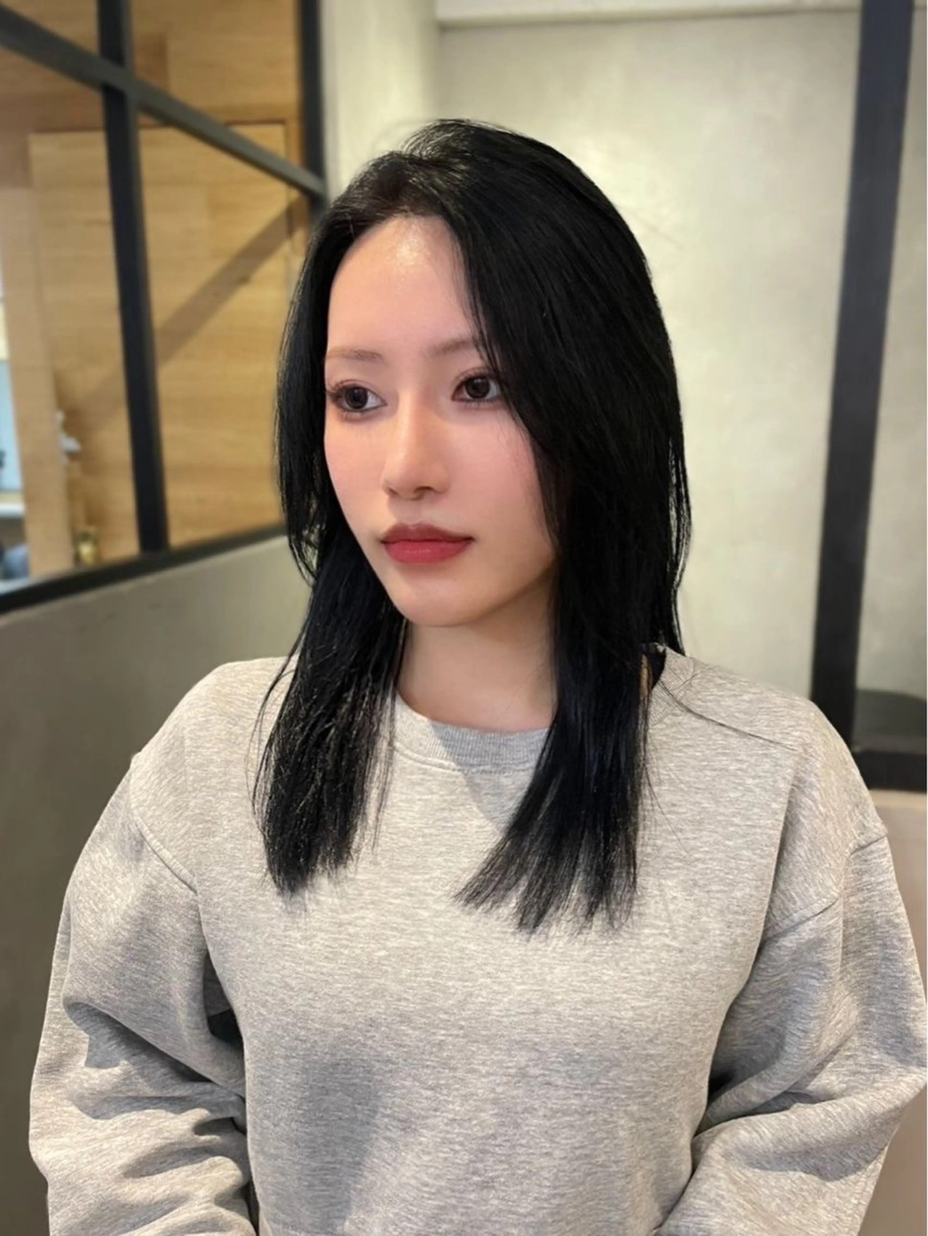 セミロング カラー 黒髪 ブリーチ カット ヘアカラー トリートメント hisano / ハイトーン・透明感のヘアスタイル