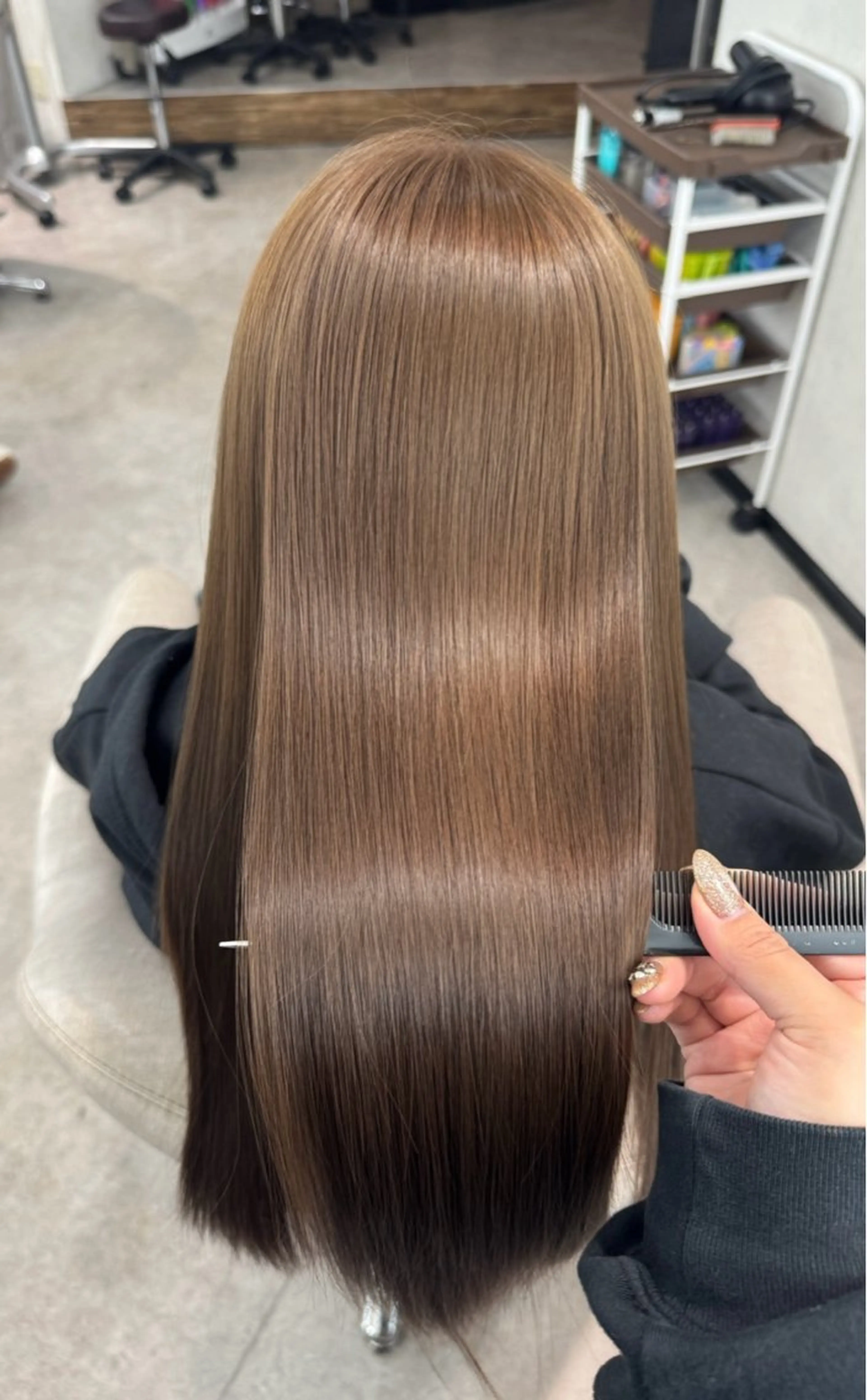 ロング アッシュ wixy所属・レイヤー/美髪カラー 🫧名古屋YURIのヘアスタイル