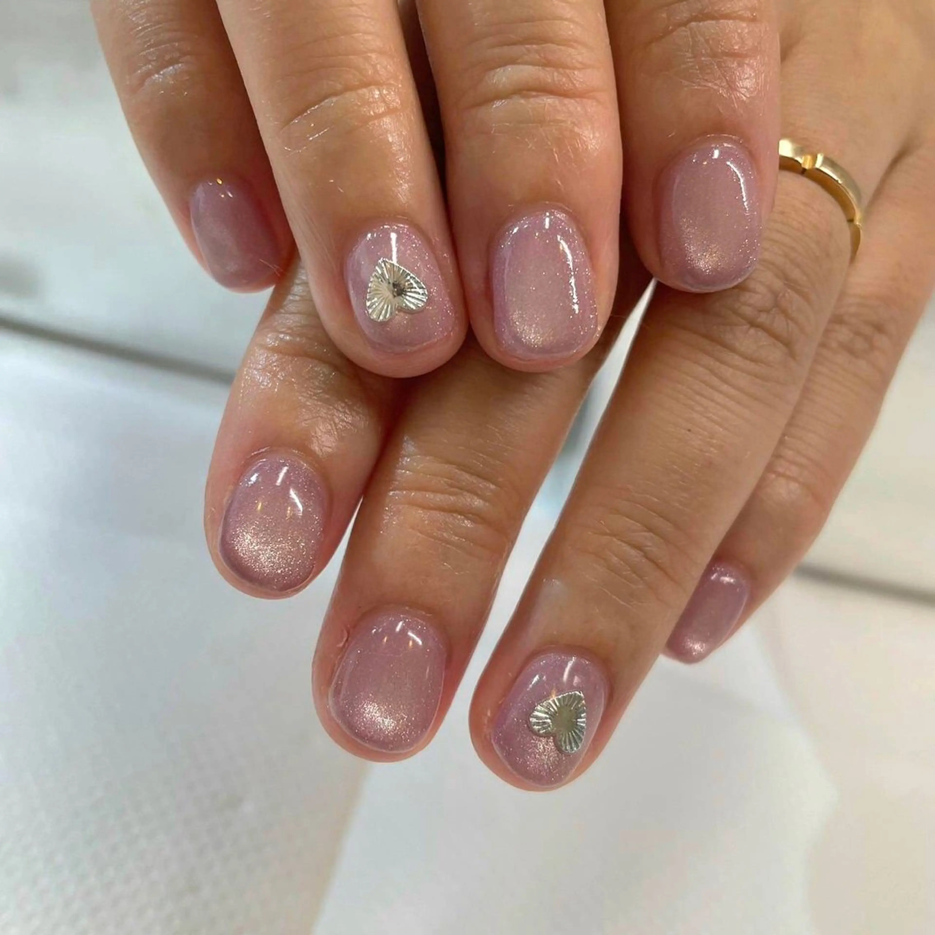 ネイル ガーリー キラキラネイル マグネットネイル ピンク ハンドネイル ハンドケア Epokku ネイルサロンのネイルデザイン