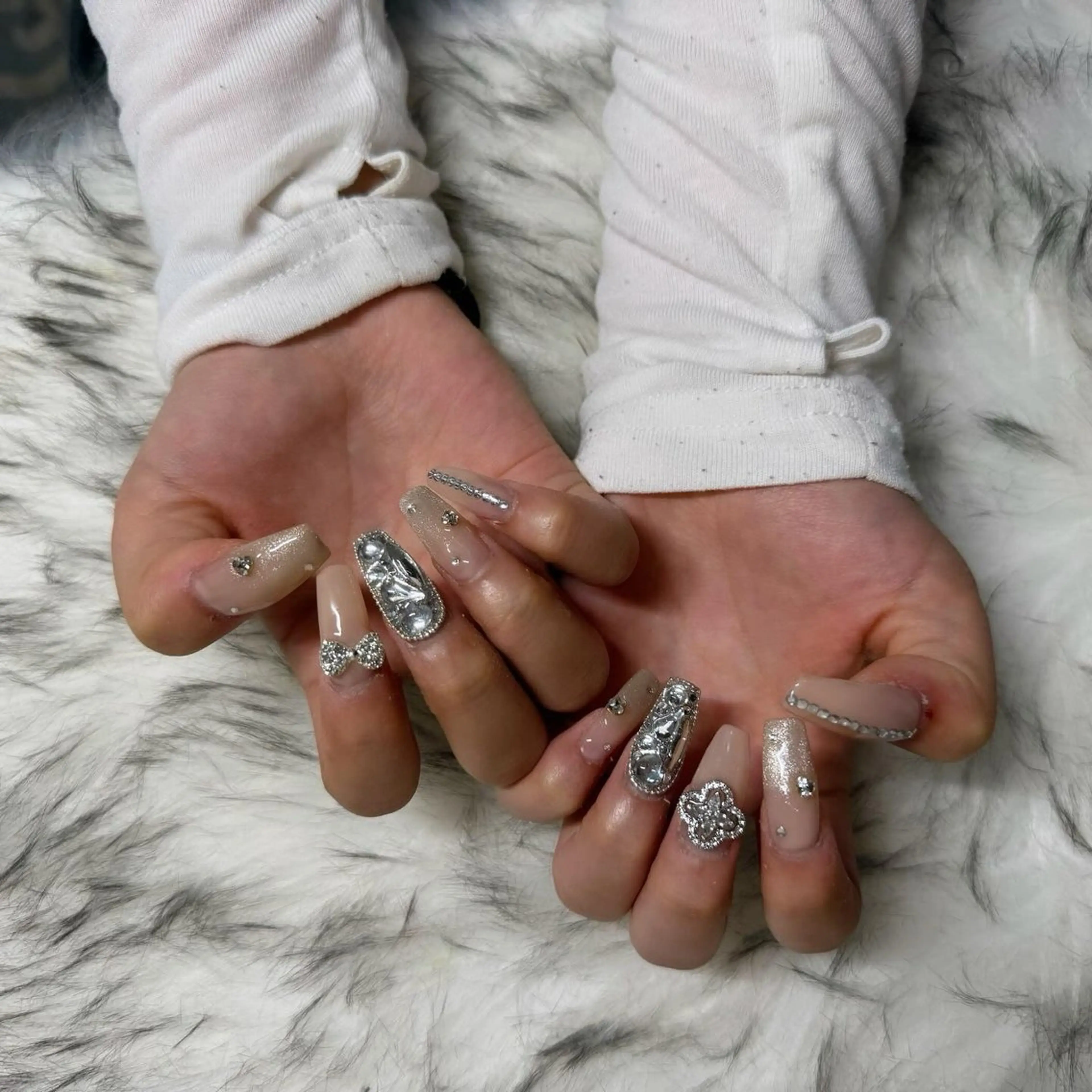 ロング ハンドネイル mao .のネイルデザイン