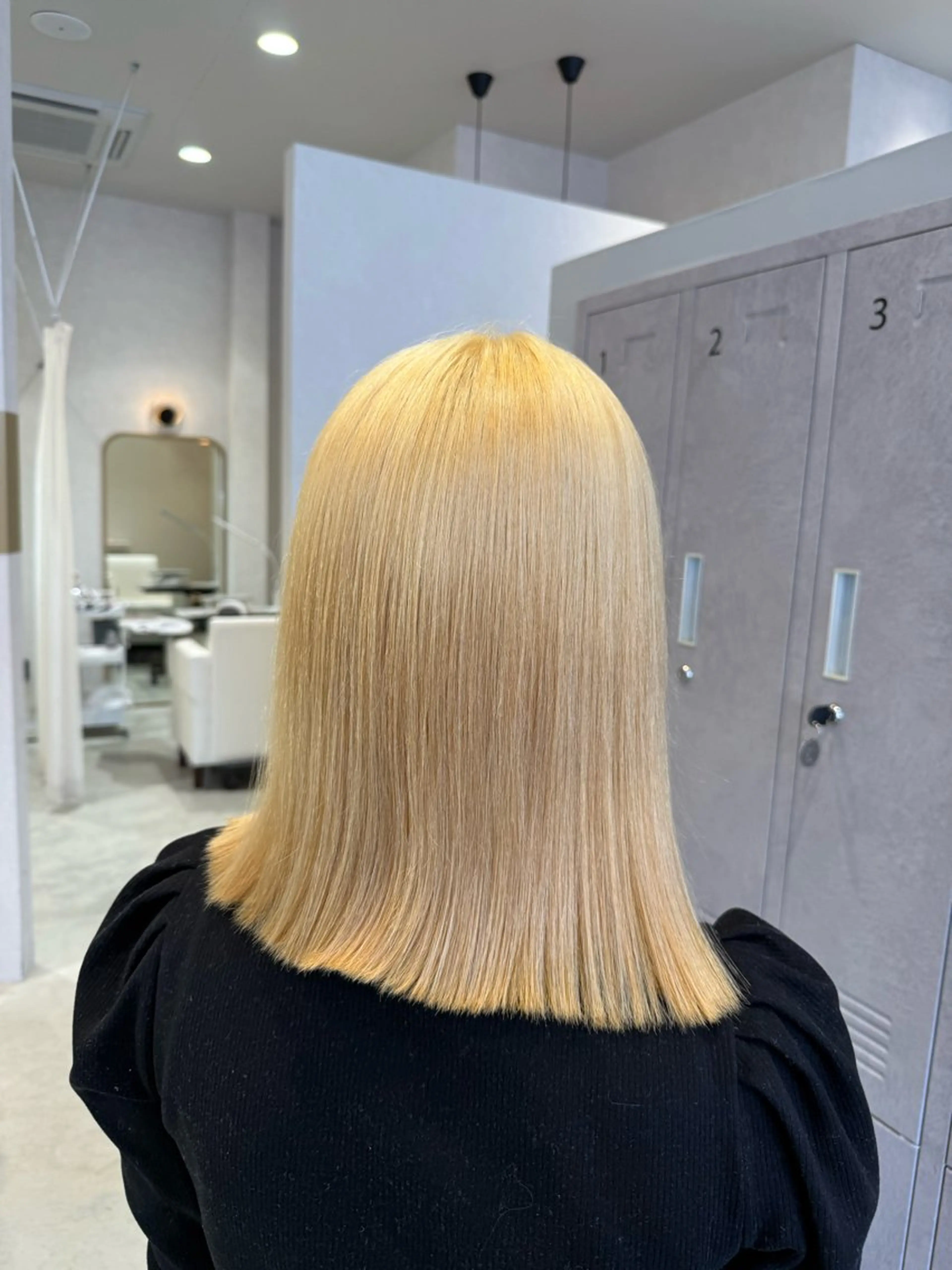 カラー ブリーチ ハイトーンカラー 馬場 美咲のヘアスタイル