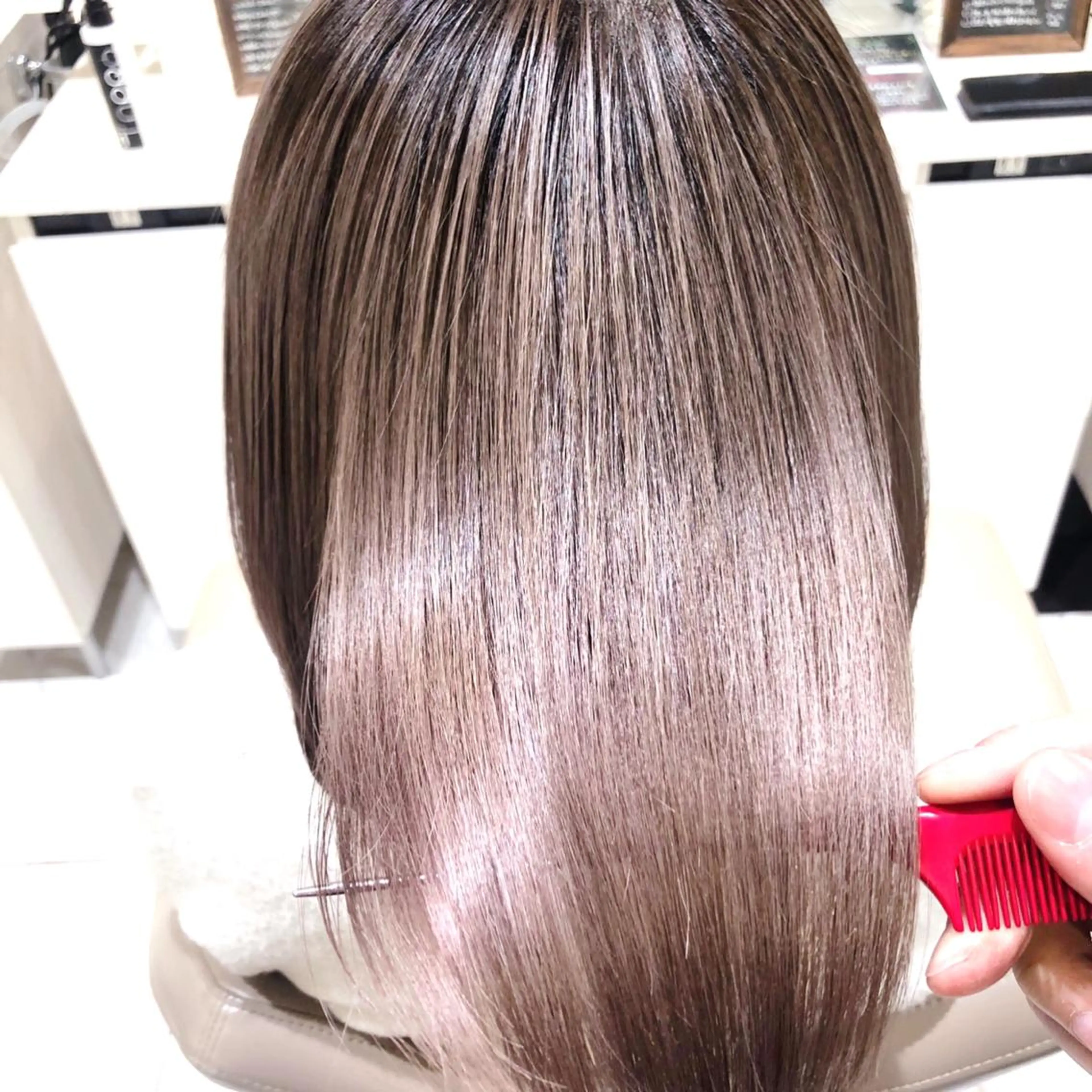 ミディアム 三箇島 陽香のヘアスタイル
