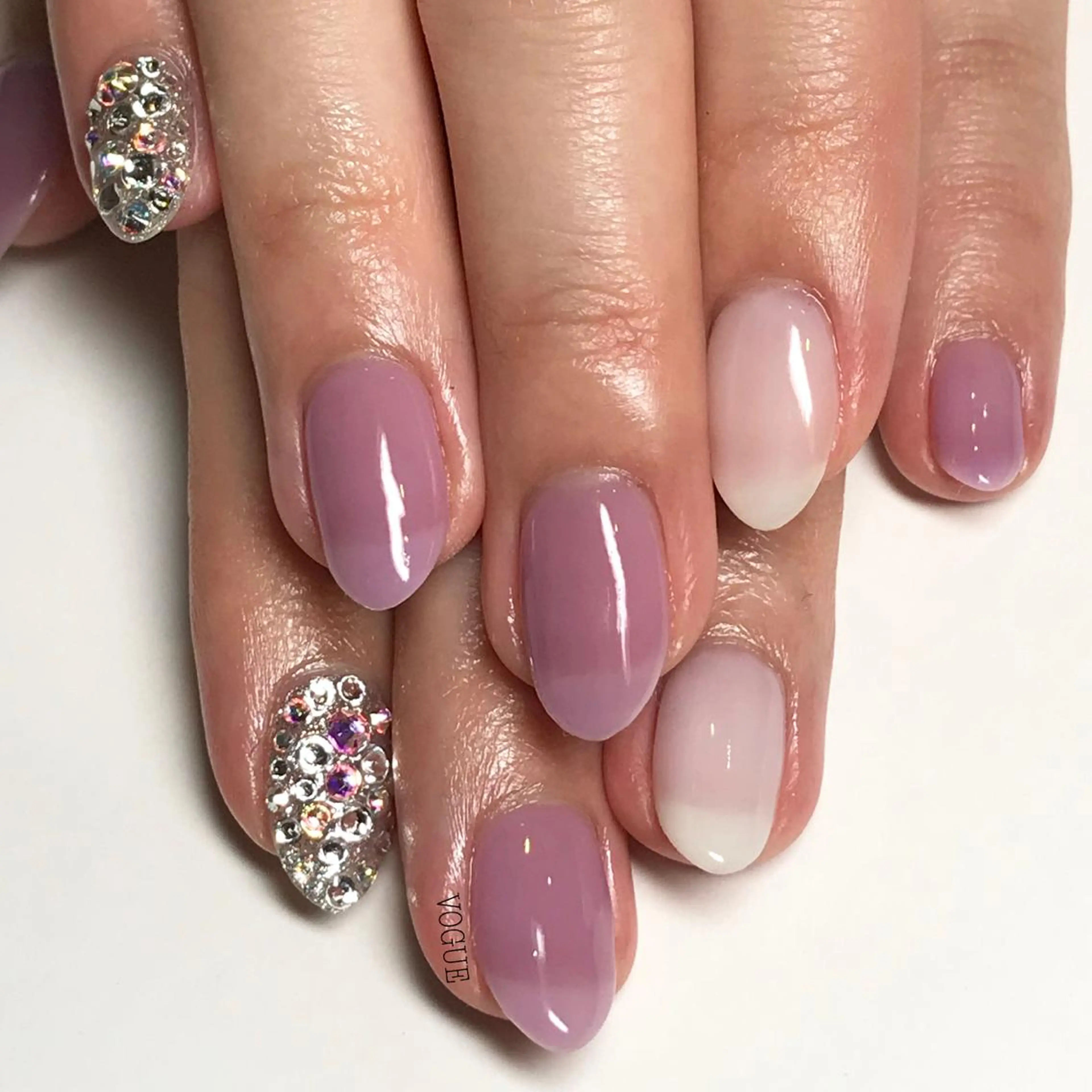 ネイル ハンドネイル VOGUE ×SWANのネイルデザイン