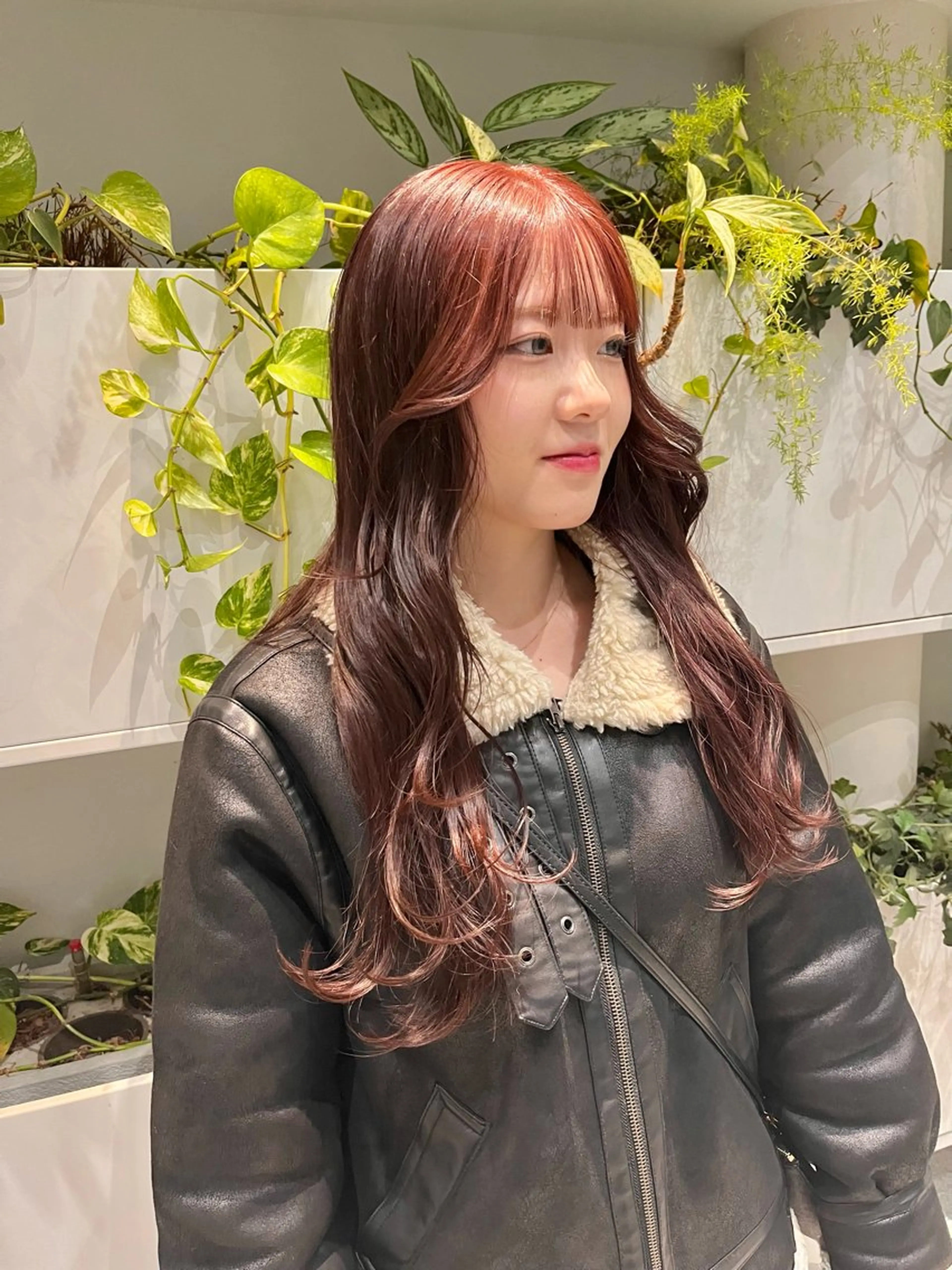 ロング カラー ピンクカラー レッドカラー カット ヘアカラー トリートメント くさかみさき🌼暖色 /耳つぼ/オタク🌼のヘアスタイル