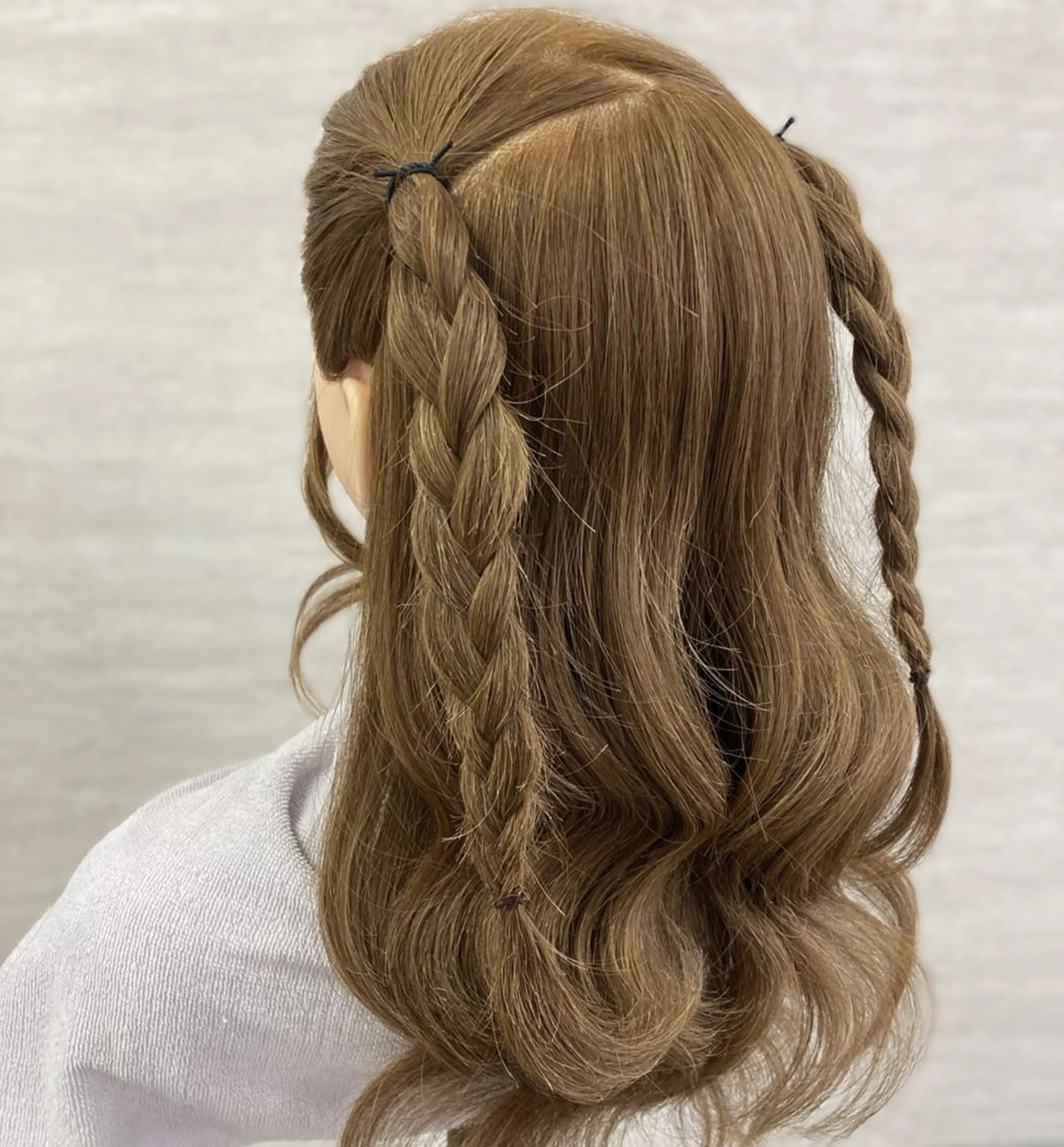 三つ編みハーフツインの写真