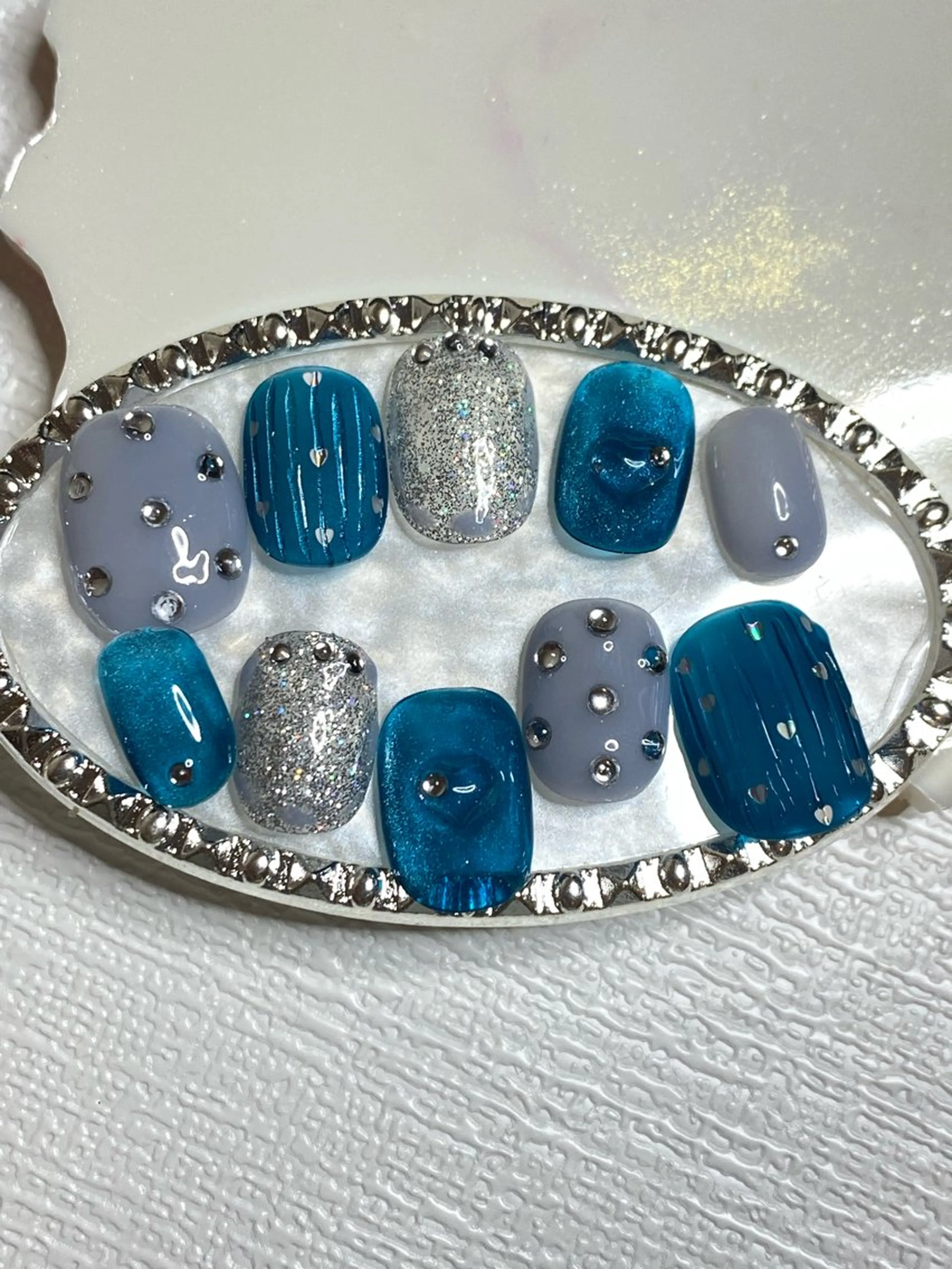 ネイル ブルー キラキラネイル ラメ(グリッター) マグネットネイル ストーンネイル AiNail 【NEW OPEN】のネイルデザイン