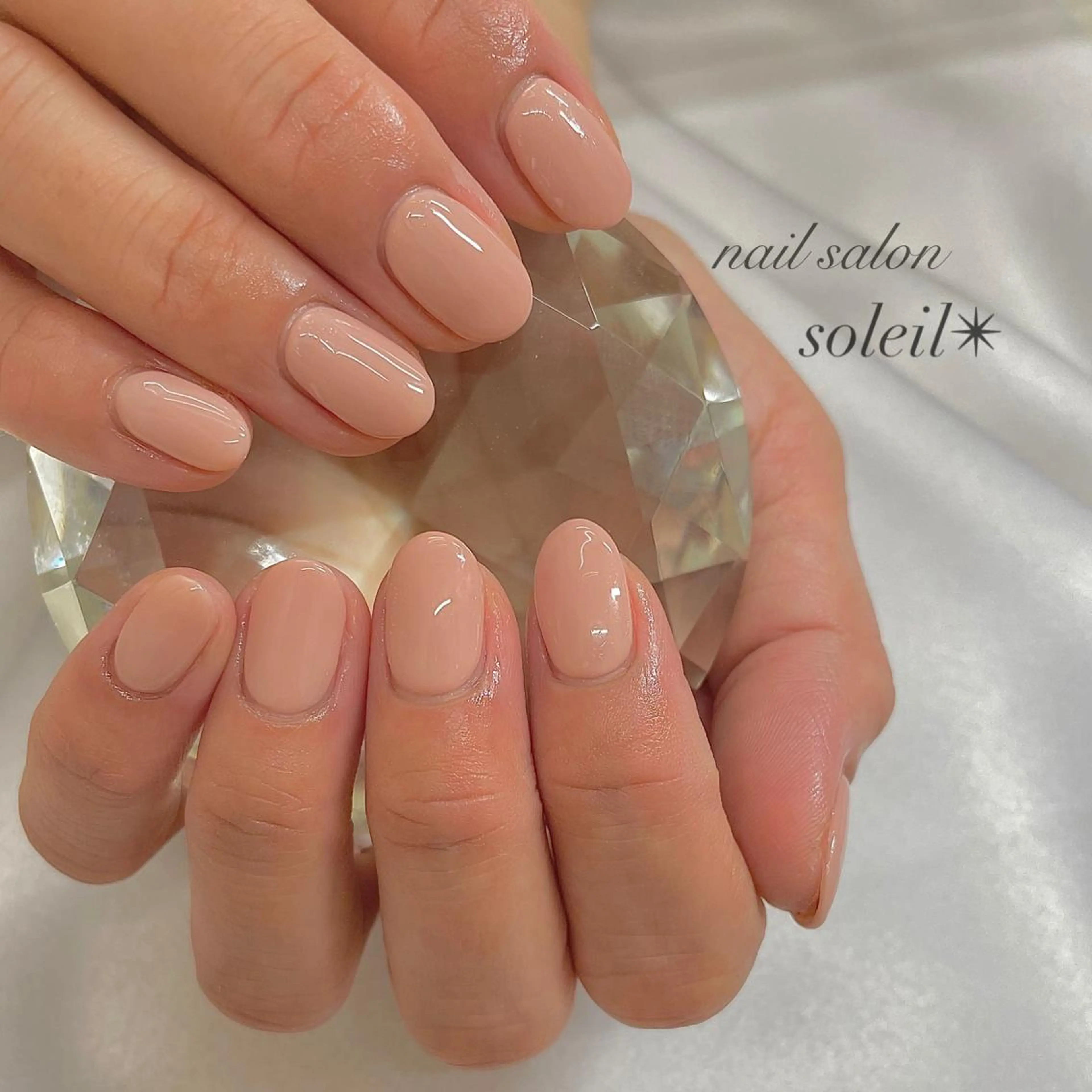 ネイル アートネイル キラキラネイル ラメ(グリッター) ニュアンスネイル オフィスネイル 粟津 美紀のネイルデザイン