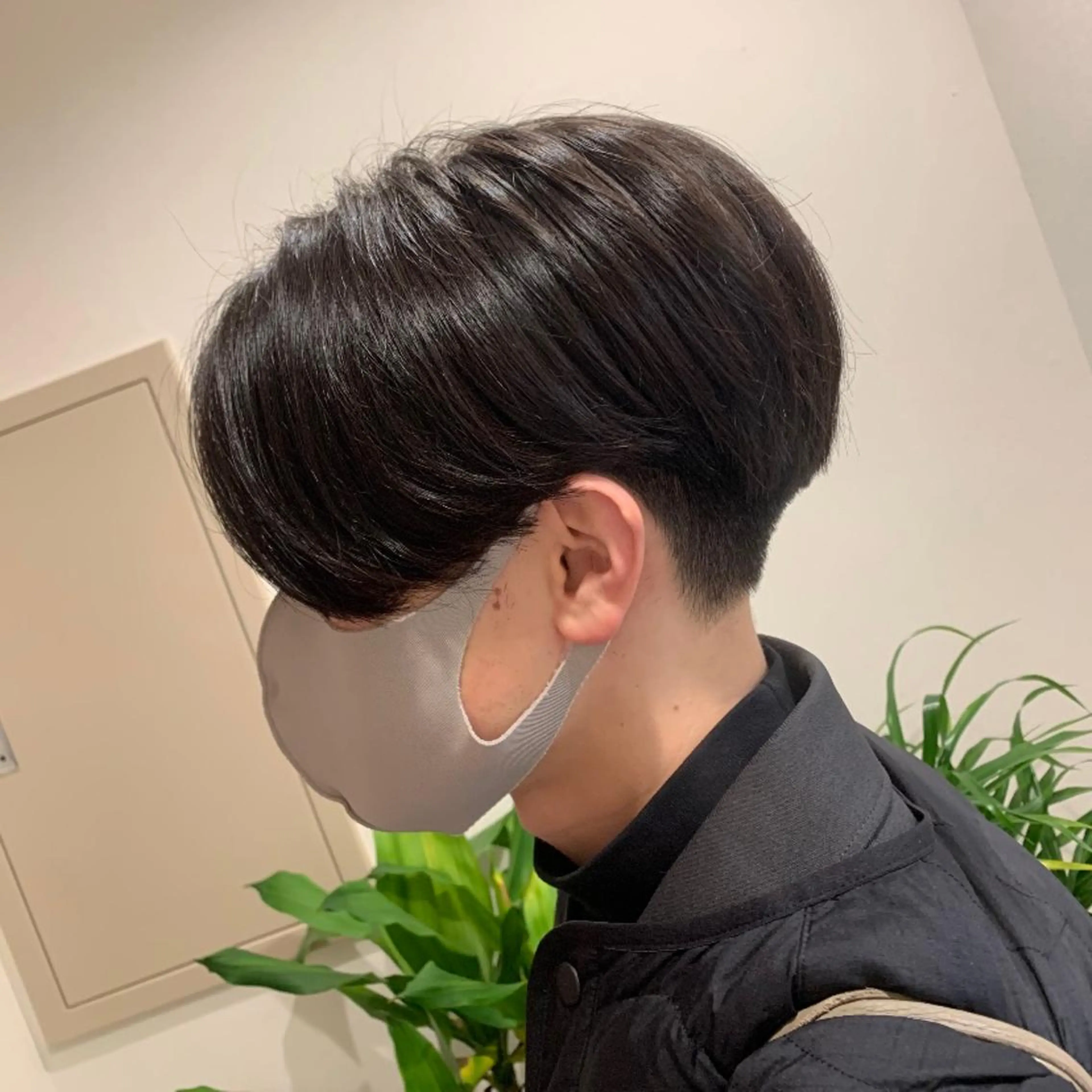 ショート パーマ メンズ センターパート 刈り上げ ニュアンスパーマ カット パーマ メンズ特化美容師/ 藤戸 椋のヘアスタイル