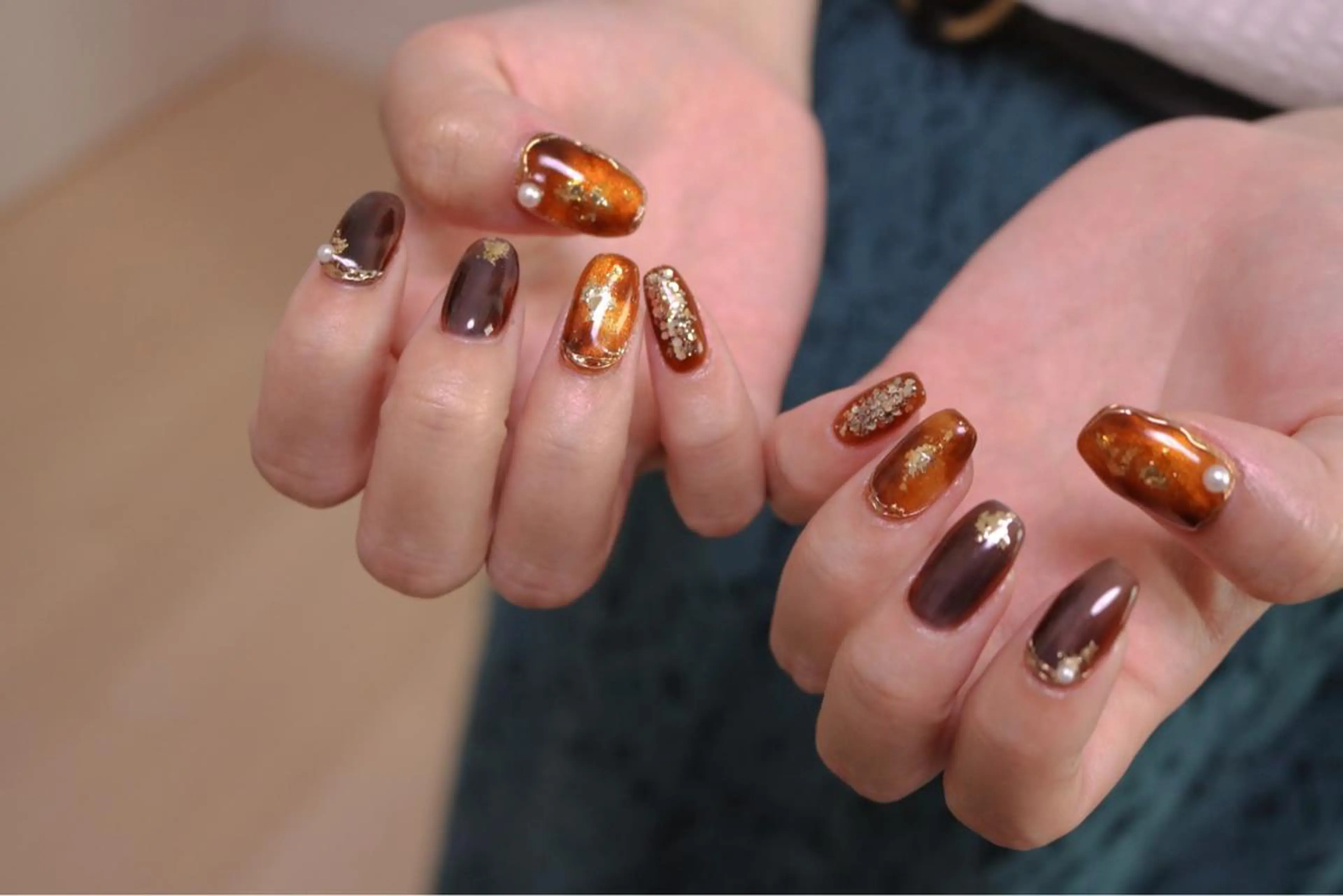 ネイル オーロラネイル カジュアル 長さ出し ジェルネイル 韓国ネイル ハンドネイル MH Nailのネイルデザイン