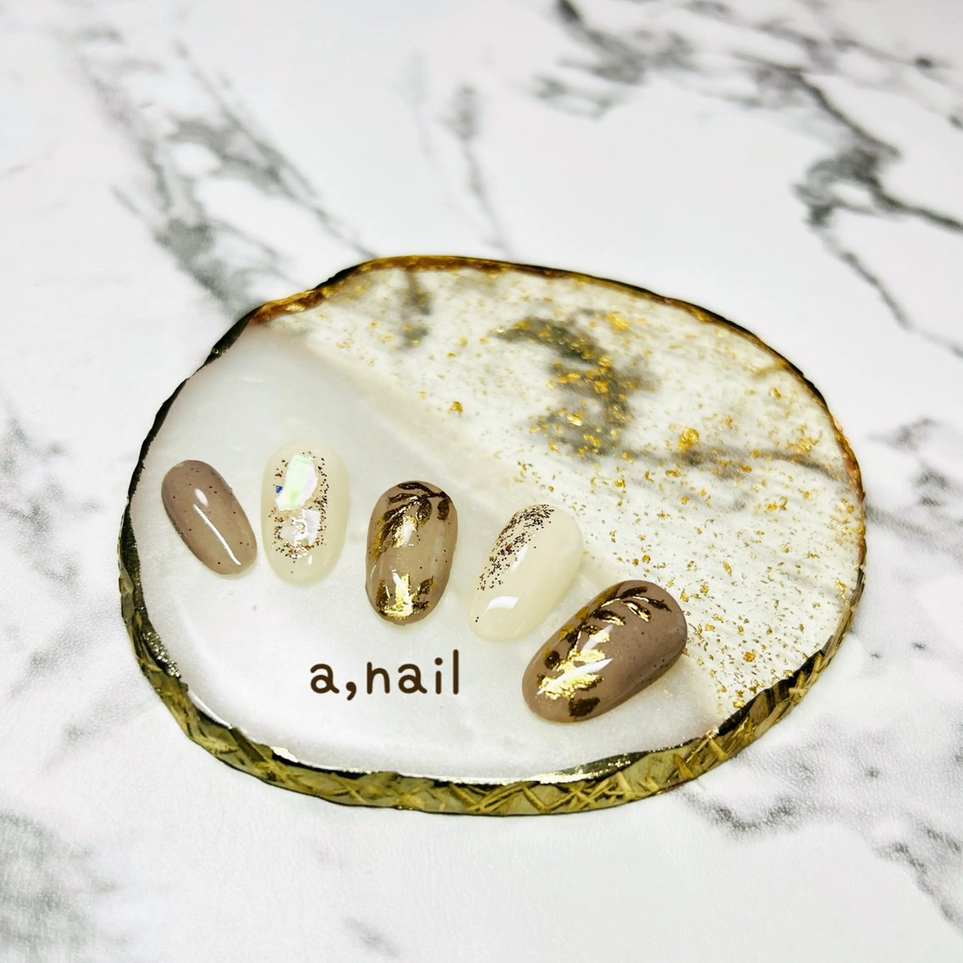 ネイル ジェルネイル キラキラネイル シンプルネイル 夏ネイル ハンドネイル ネイルサロン エーネイルのネイルデザイン