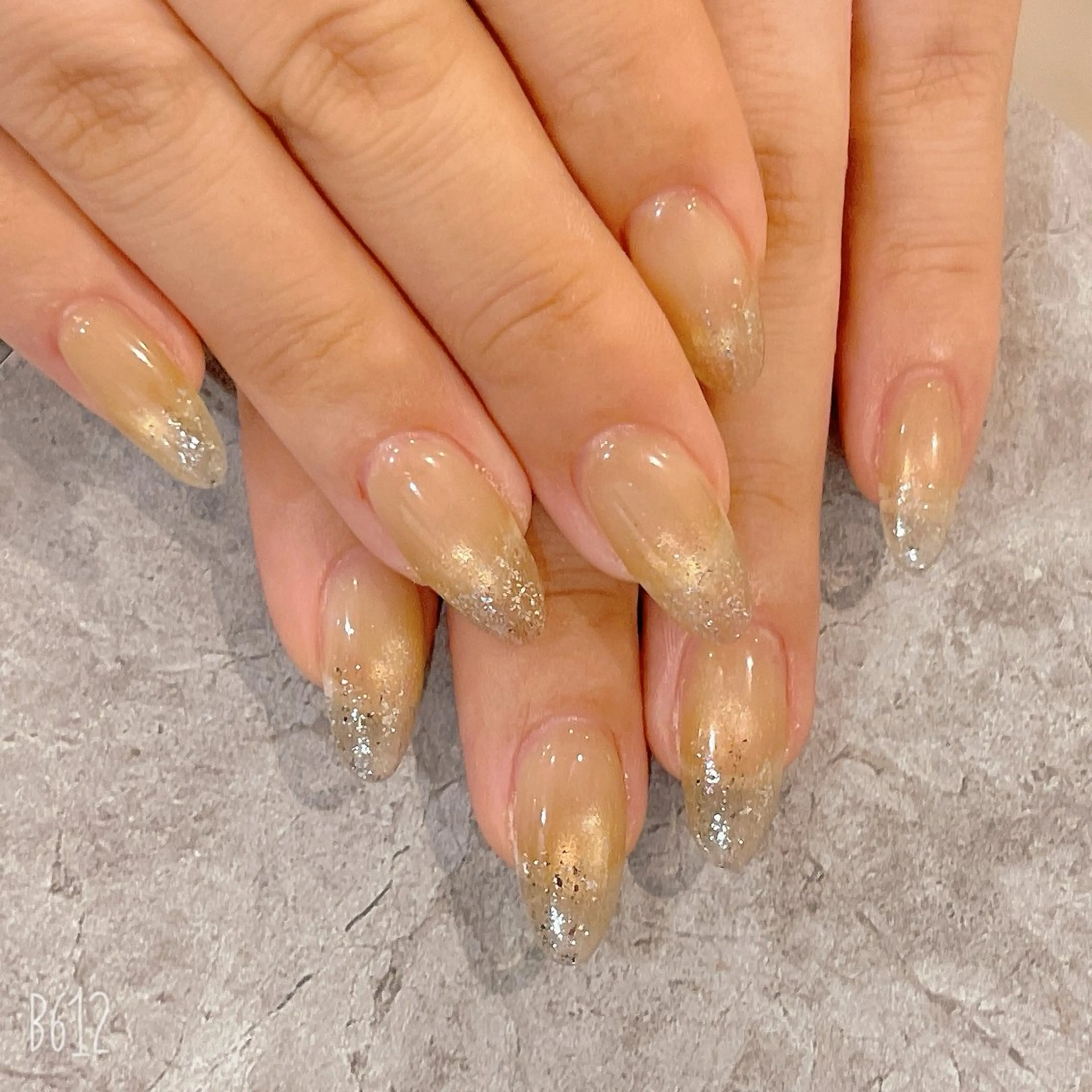 ネイル 長さ出し グラデーション マグネットネイル 穎 アオリのネイルデザイン