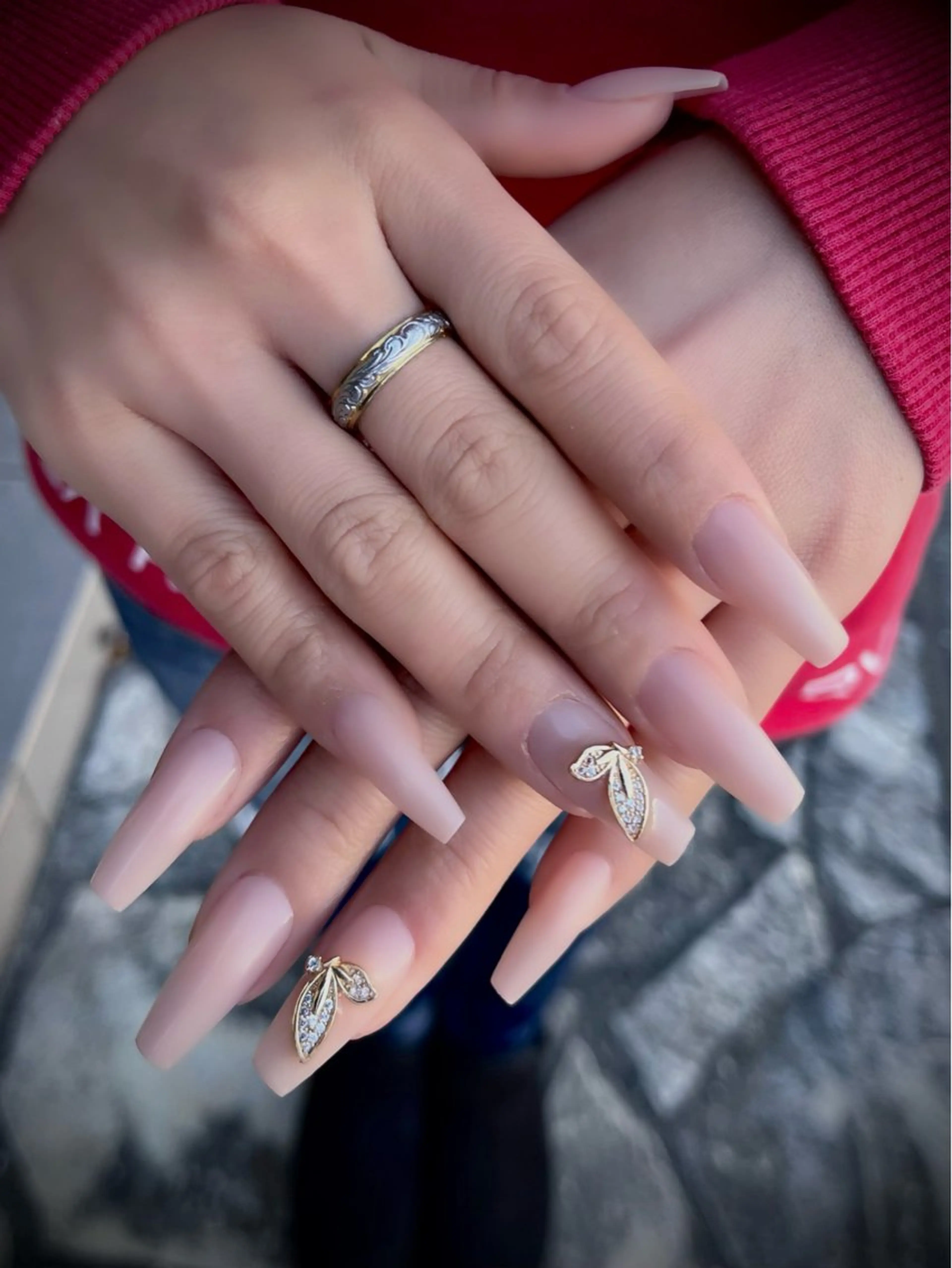 ネイル キラキラネイル マグネットネイル ワンカラーネイル スカルプネイル ワンホンネイル nine.🦋 YUKOのネイルデザイン