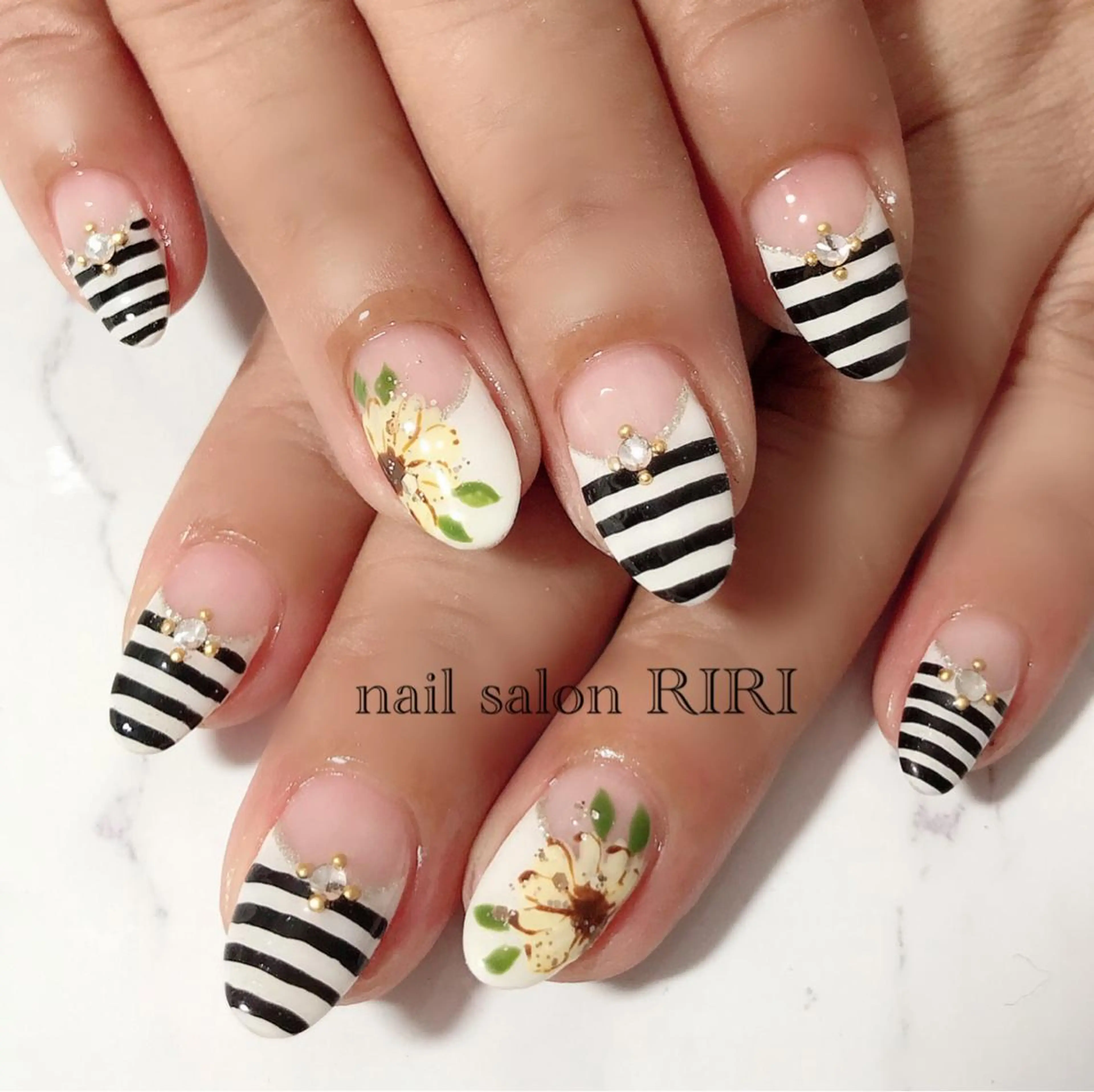 ネイル ボーダー private  nail  salon RIRI所属・RIRI リリのネイルデザイン